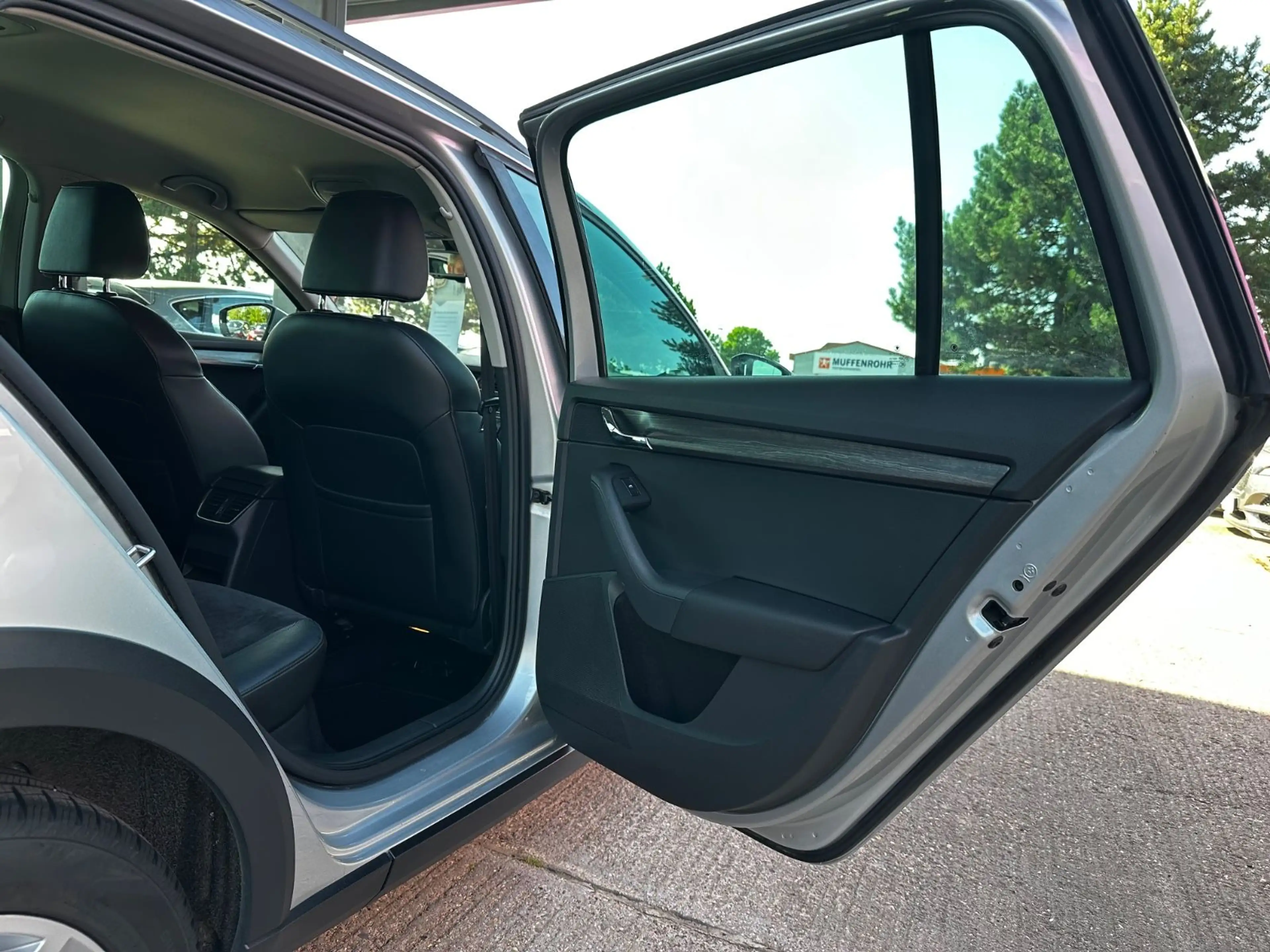 Skoda Octavia Combi Scout 4x4 "ALCANTARA"AHK"NAVI" — photo 31