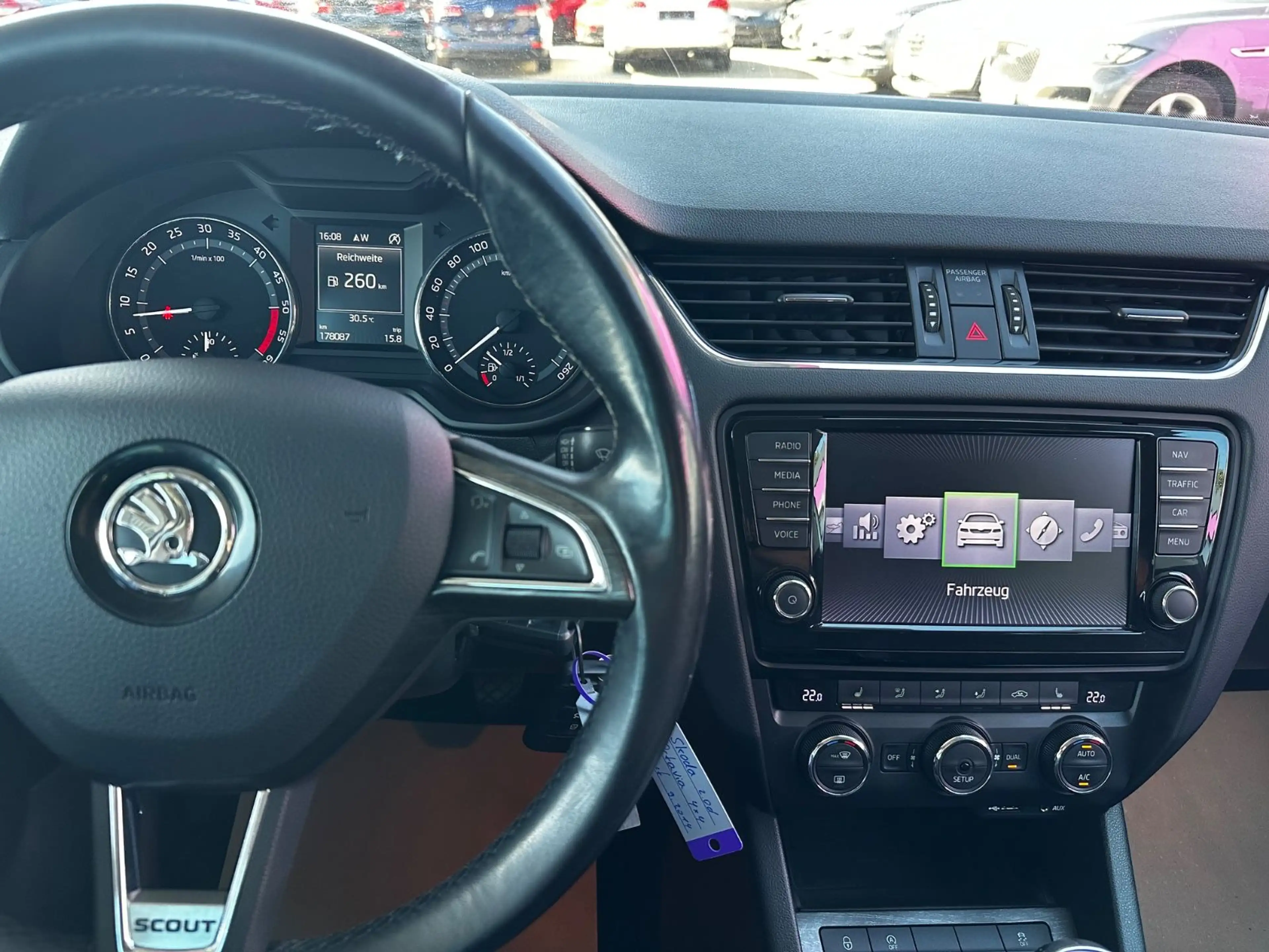 Skoda Octavia Combi Scout 4x4 "ALCANTARA"AHK"NAVI" — photo 37