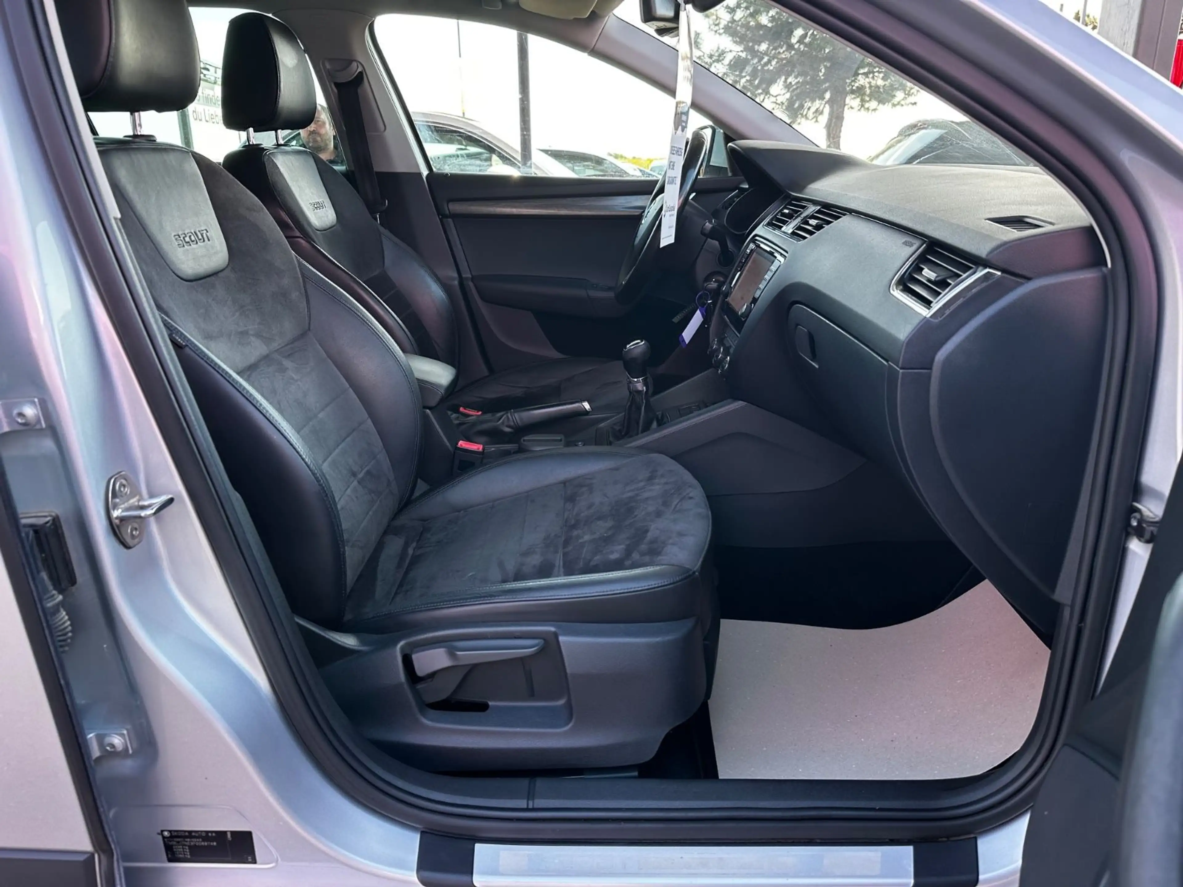Skoda Octavia Combi Scout 4x4 "ALCANTARA"AHK"NAVI" — photo 27