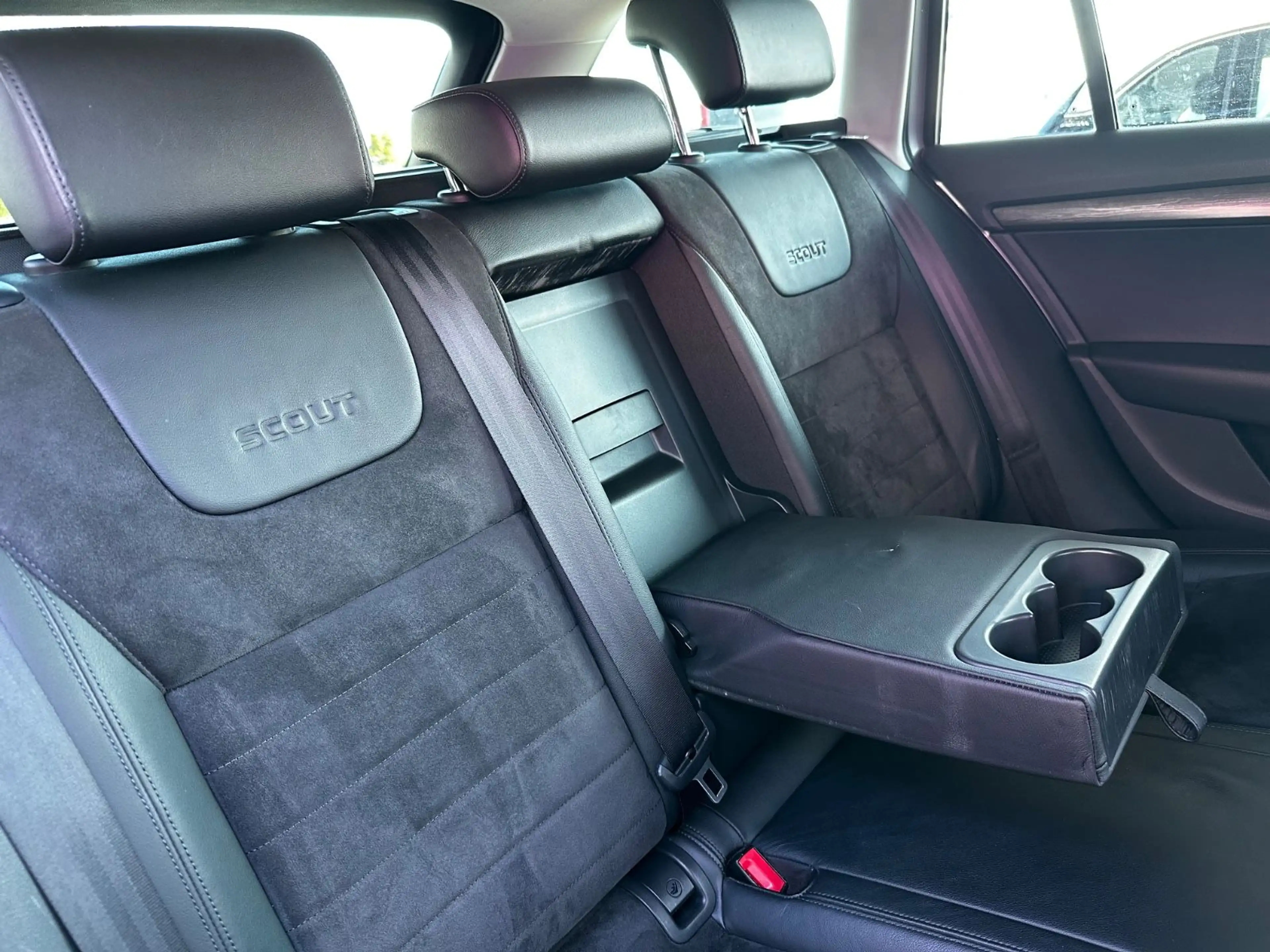 Skoda Octavia Combi Scout 4x4 "ALCANTARA"AHK"NAVI" — photo 33