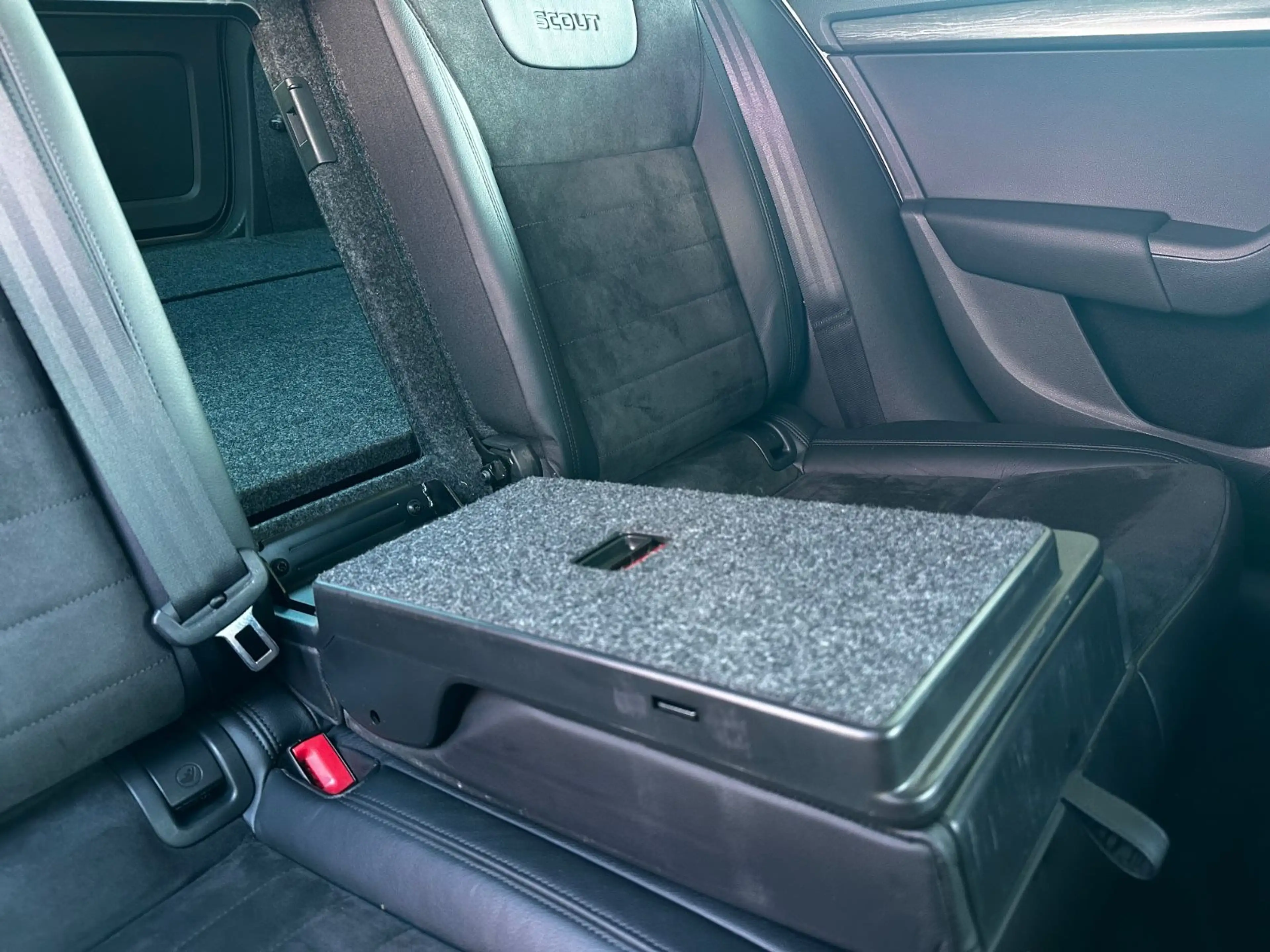 Skoda Octavia Combi Scout 4x4 "ALCANTARA"AHK"NAVI" — photo 34