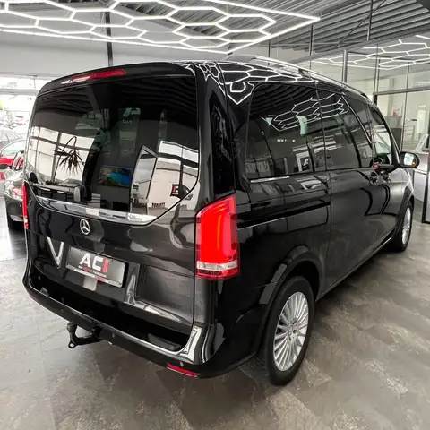 Mercedes-Benz V-Class view 6