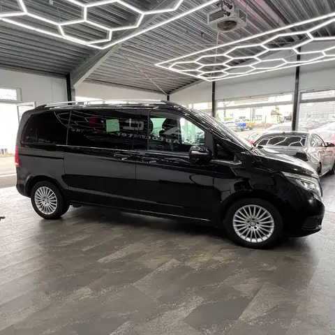 Mercedes-Benz V-Class view 7
