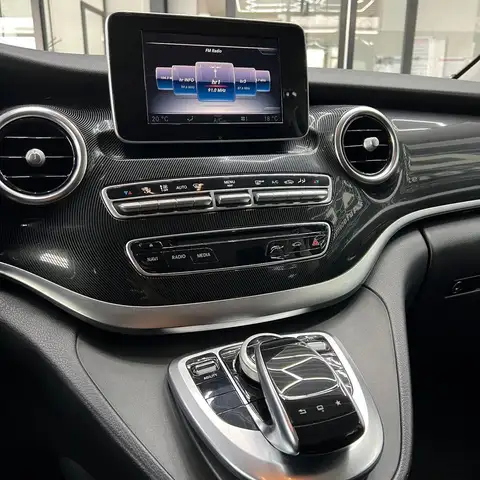 Mercedes-Benz V-Class view 14
