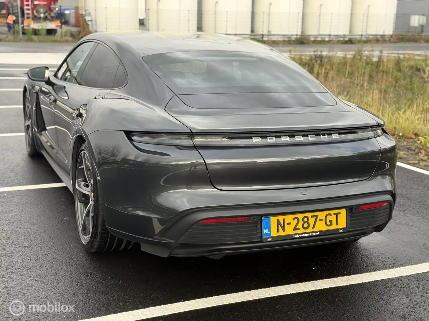 Porsche Taycan 79 kWh BOSE|LUCHTVERING|MEMORY|LEDER|CHRONO| Grau - 2