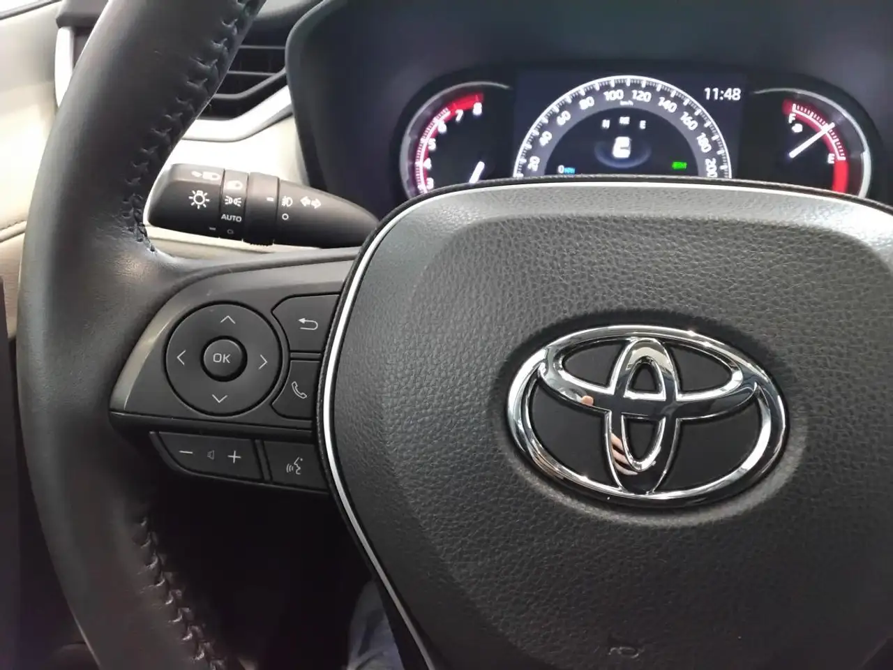 Toyota RAV 4 снимка Toyota RAV 4