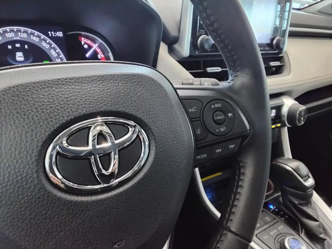 Toyota RAV 4 снимка Toyota RAV 4