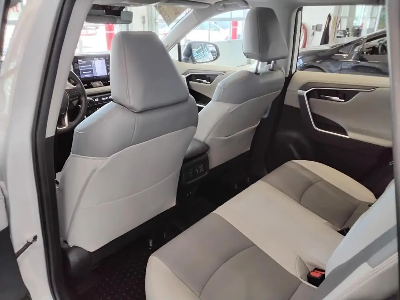 Toyota RAV 4 снимка Toyota RAV 4