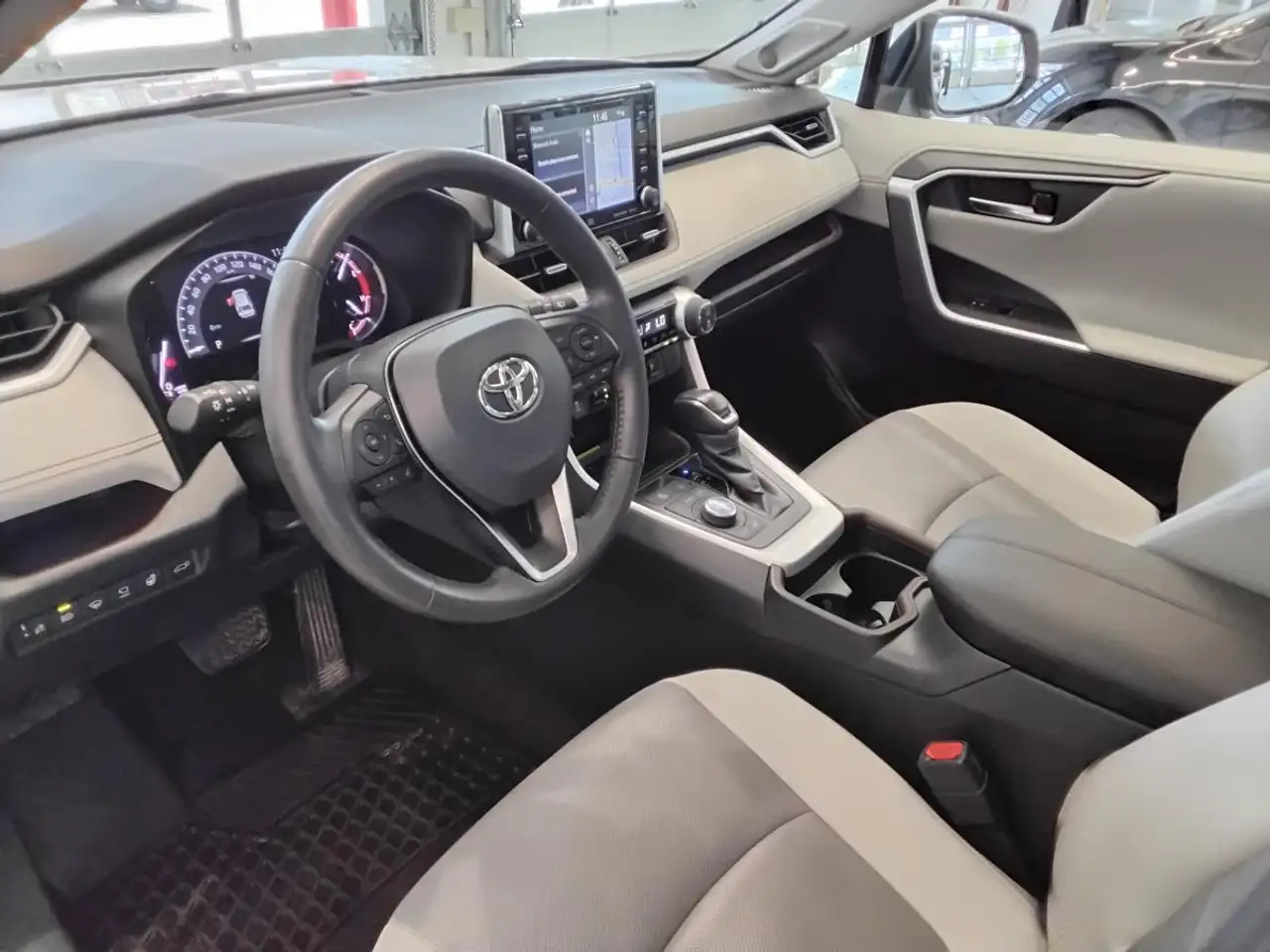 Toyota RAV 4 снимка Toyota RAV 4