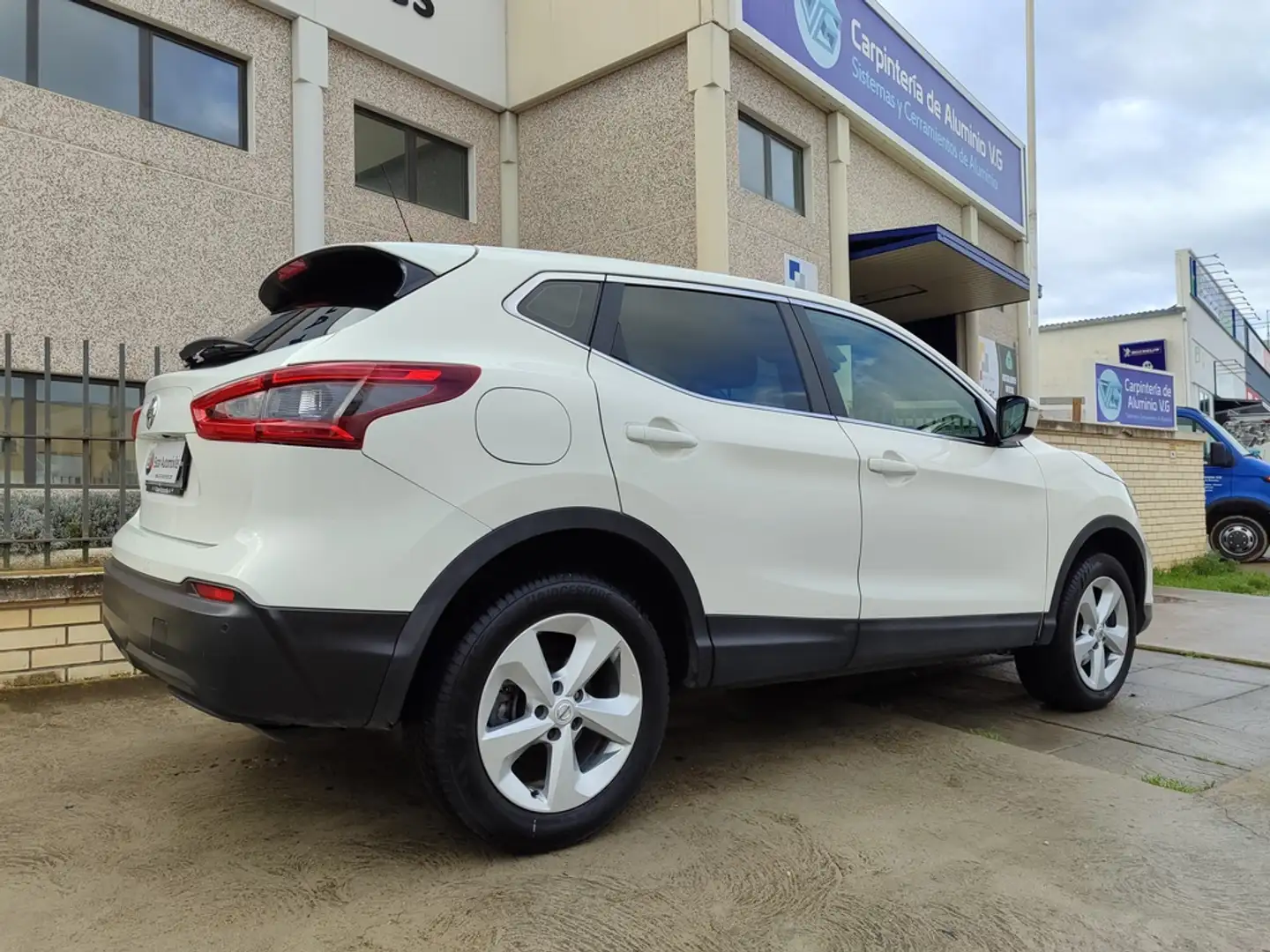 Nissan Qashqai 1.3 DIG-T Acenta 4x2 103kW Blanco - 2