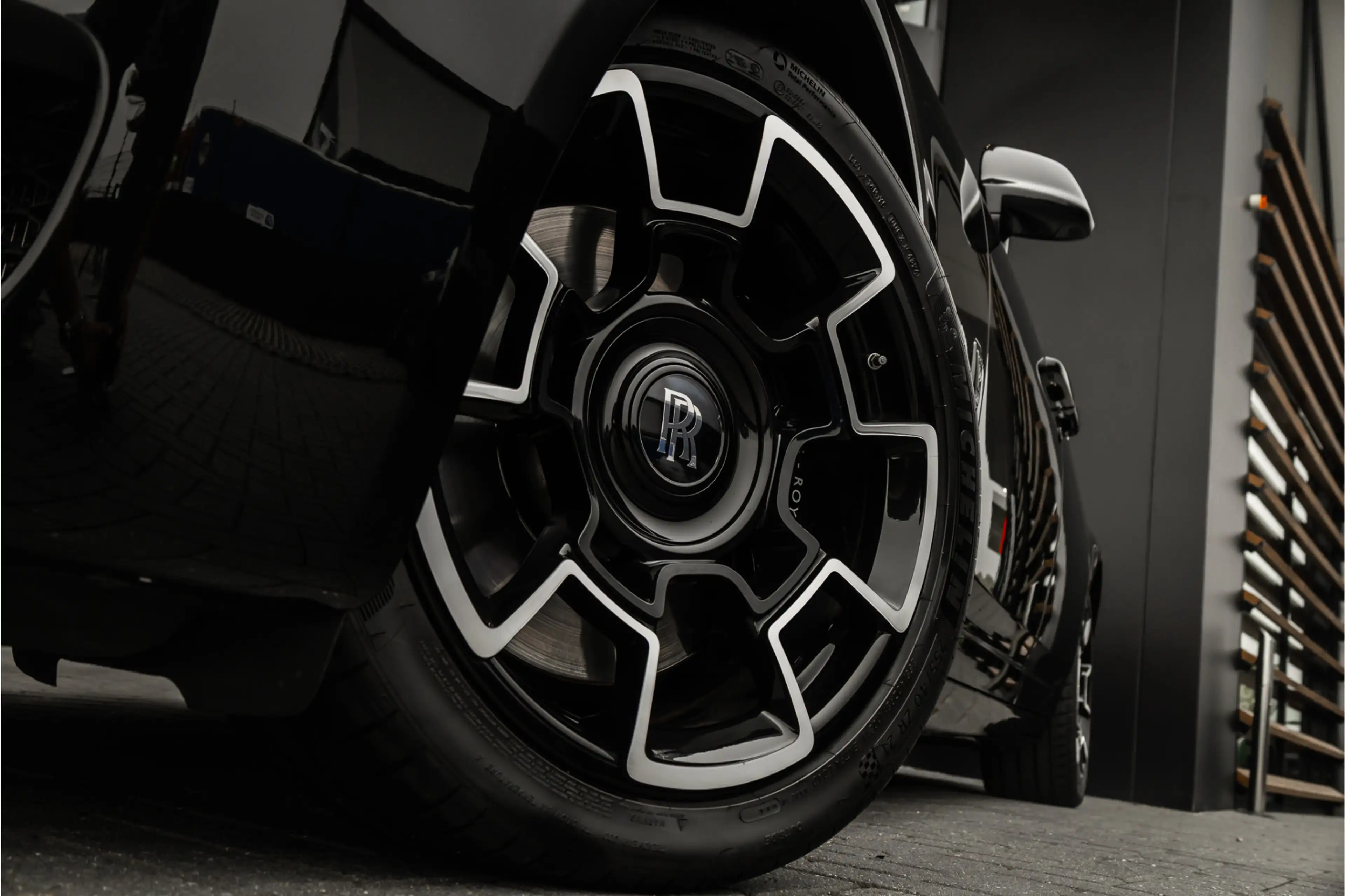 Rolls-Royce Ghost 6.6 V12 - Sterrenhemel | Bespoke Audio | Stoelkoel — photo 40