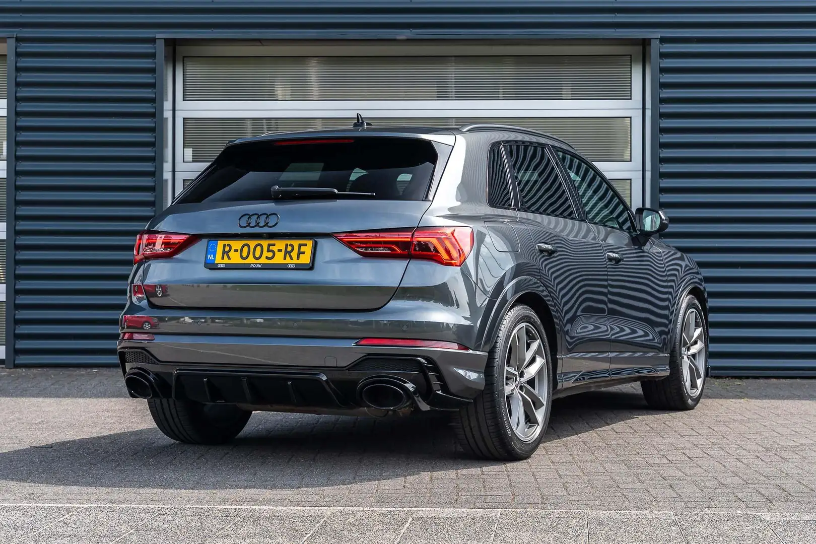 Audi Q3 35 TFSI 150pk S-tronic S Line Pro Line S | Leder | Grijs - 2