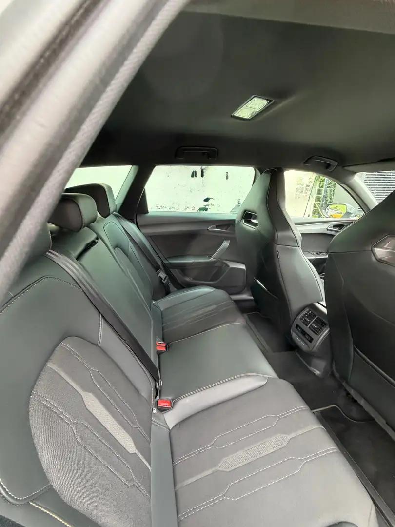 CUPRA Leon Leon SP Kombi VZ 1,4 TSI eHybrid 245 DSG Weiß - 2