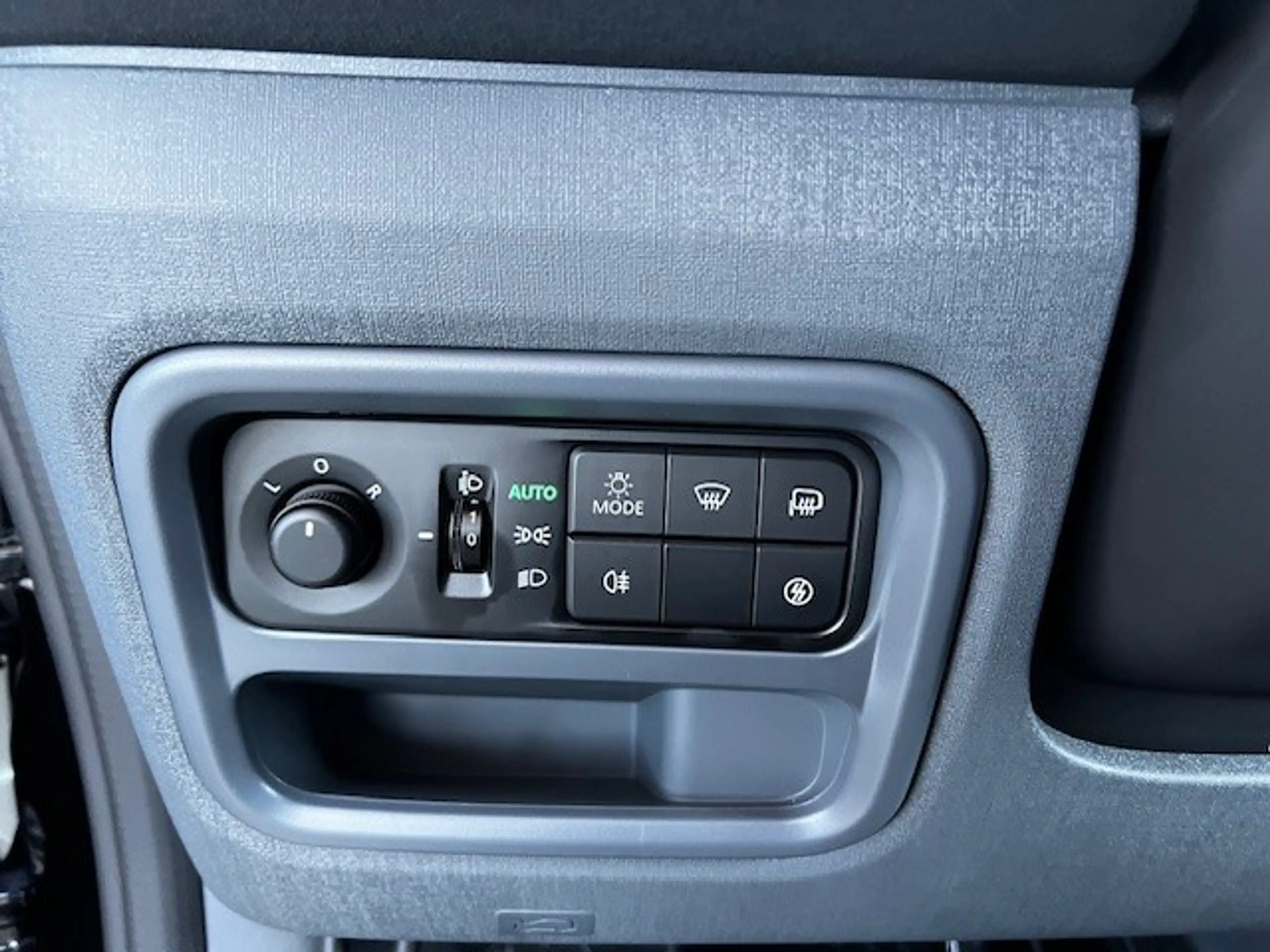 Maxus eDeliver 5 L1 64 kWh | nu te bestellen | Massive Black! — photo 12
