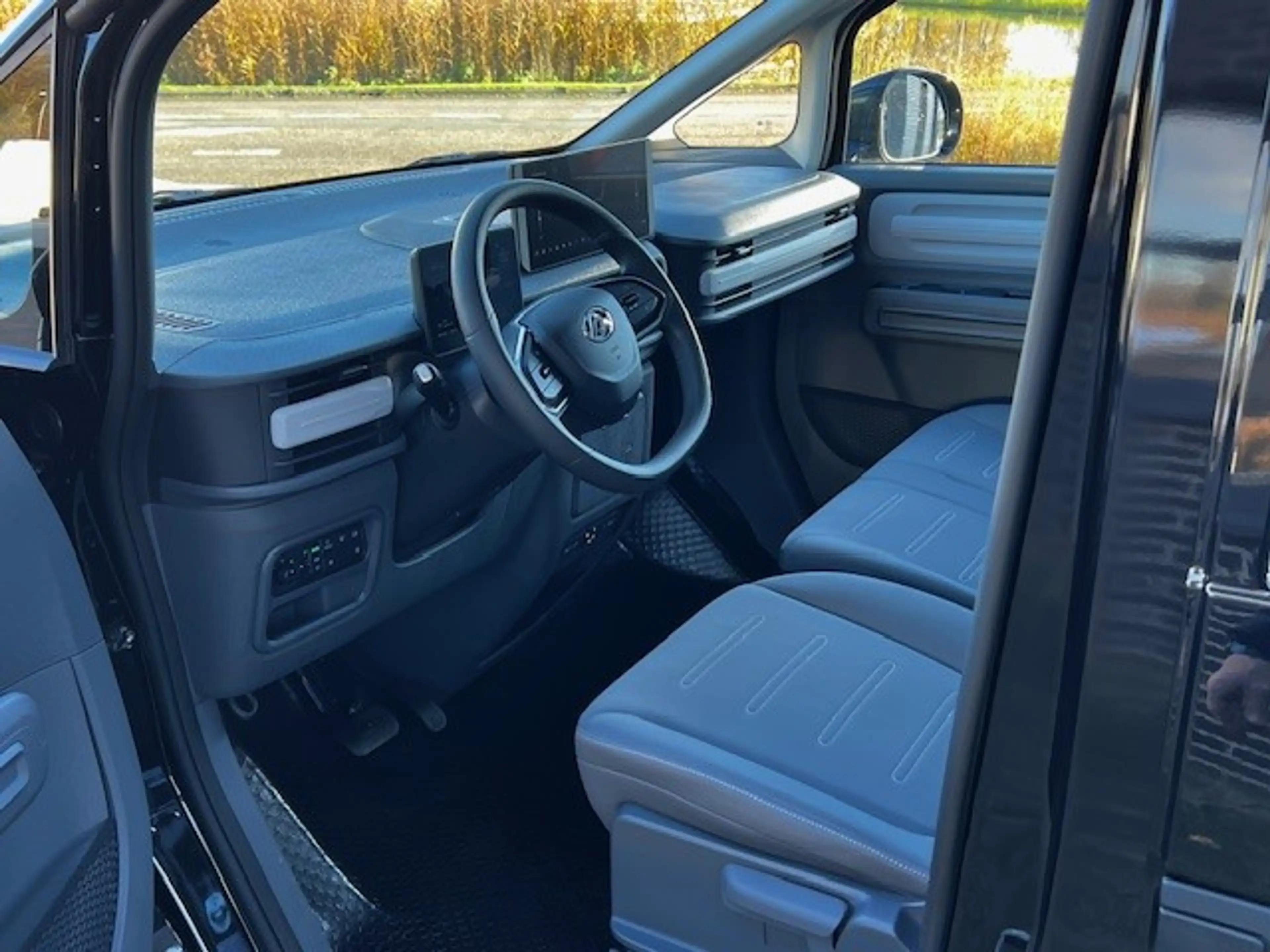 Maxus eDeliver 5 L1 64 kWh | nu te bestellen | Massive Black! — photo 14