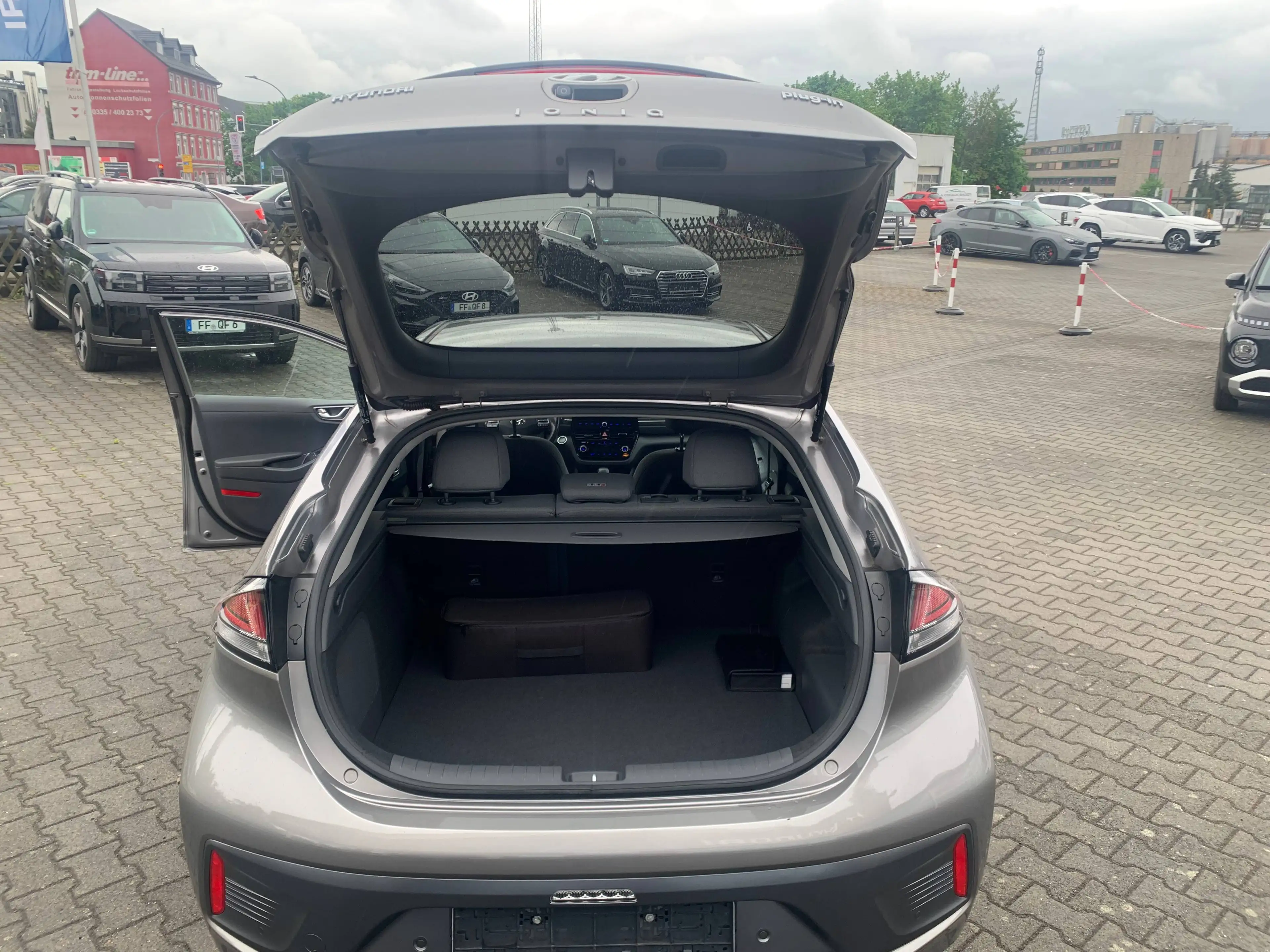 Hyundai IONIQ Style Plug-In Hybrid — photo 15