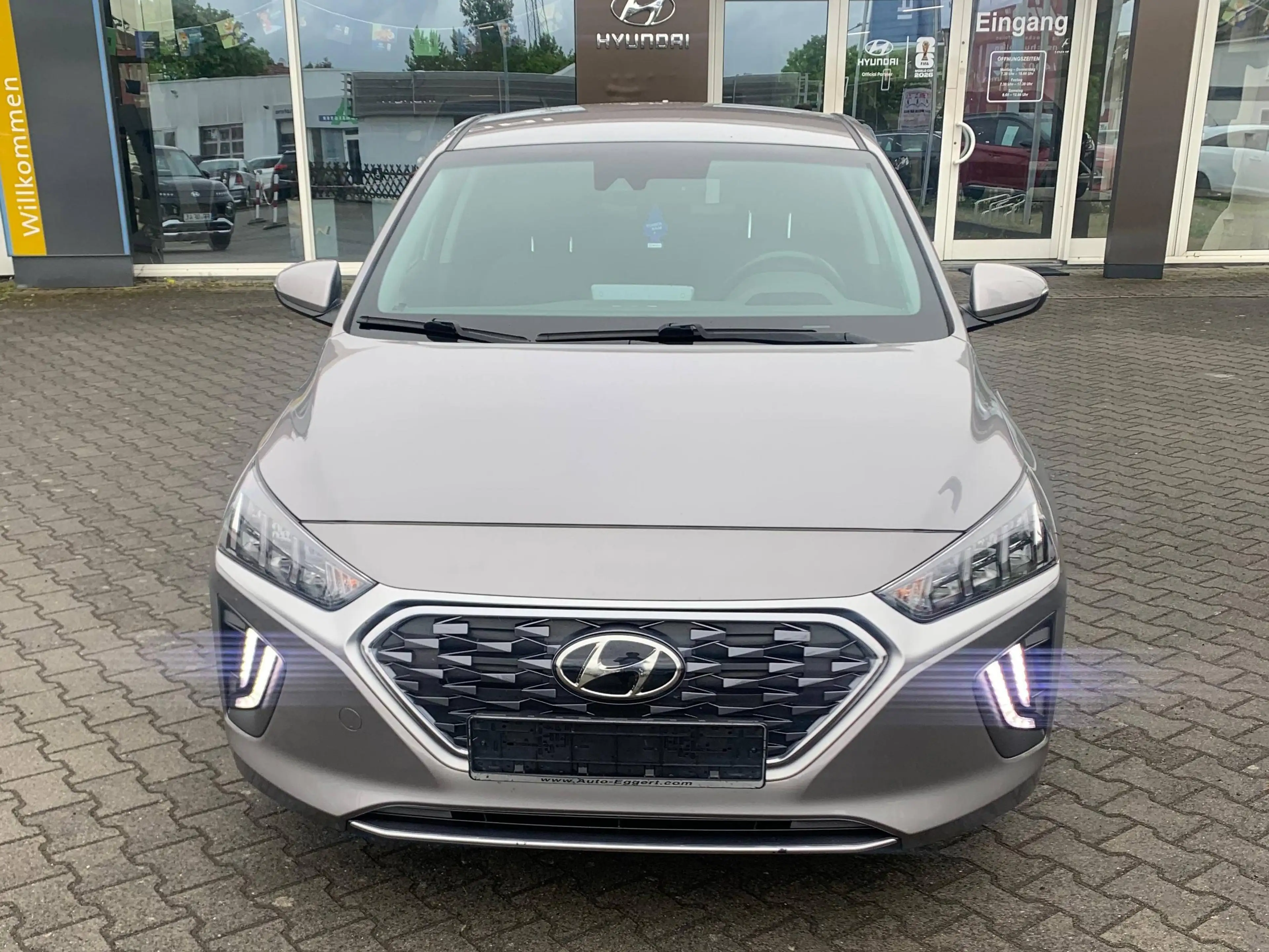 Hyundai IONIQ Style Plug-In Hybrid — photo 8