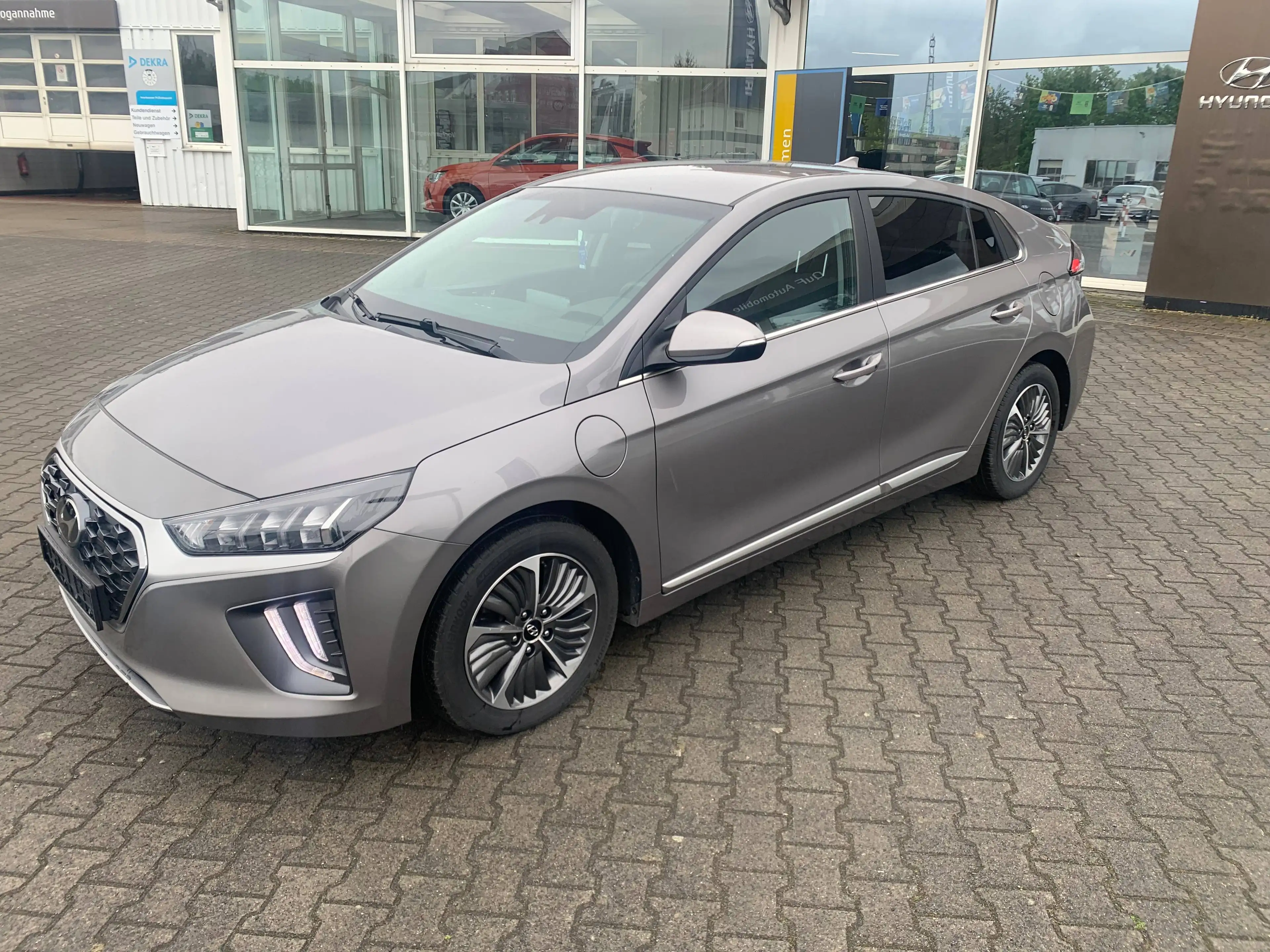 Hyundai IONIQ Style Plug-In Hybrid