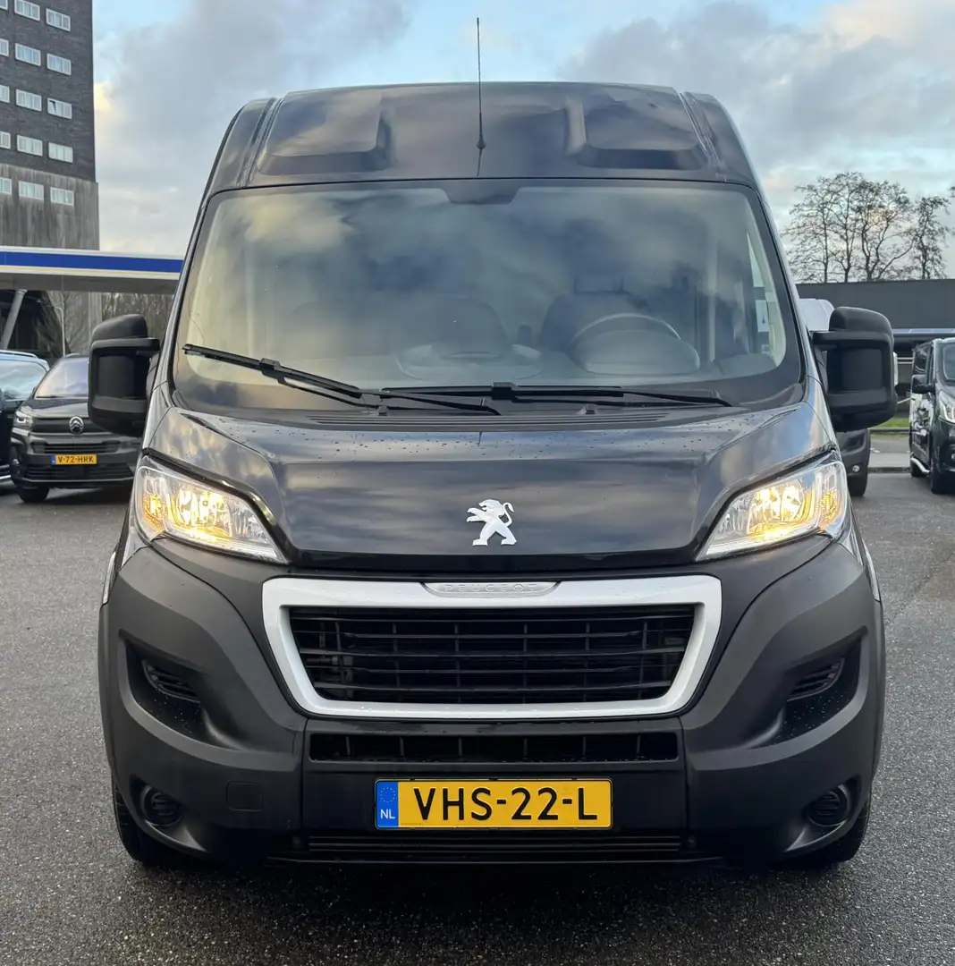 Peugeot Boxer 330 2.2 BlueHDi 120PK L2H2 Premium Navigatie | Air Zwart - 2