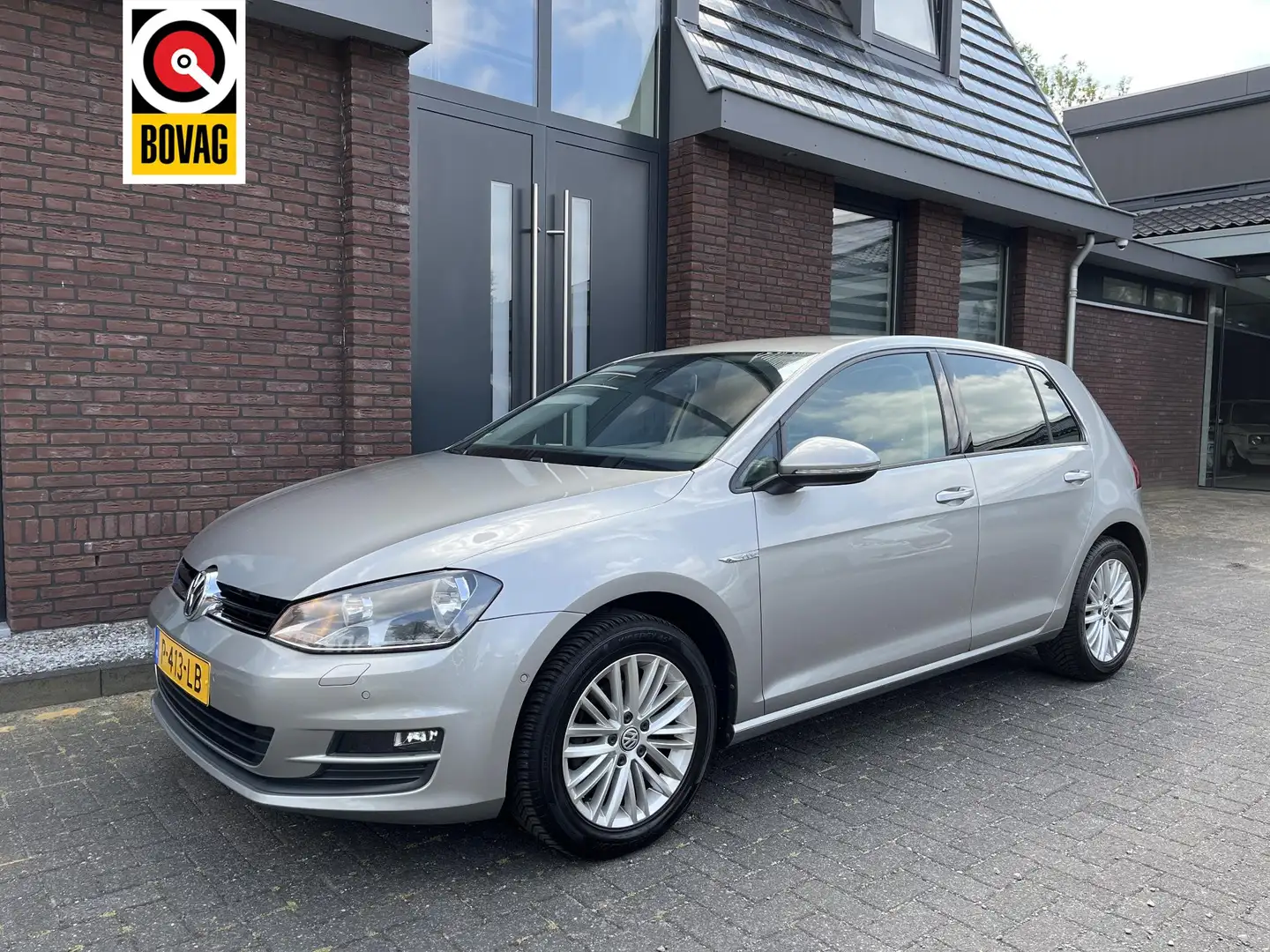 Volkswagen Golf 1.2 TSI CUP 5-drs Cruise contr./PDC/Climate contr. Gris - 1