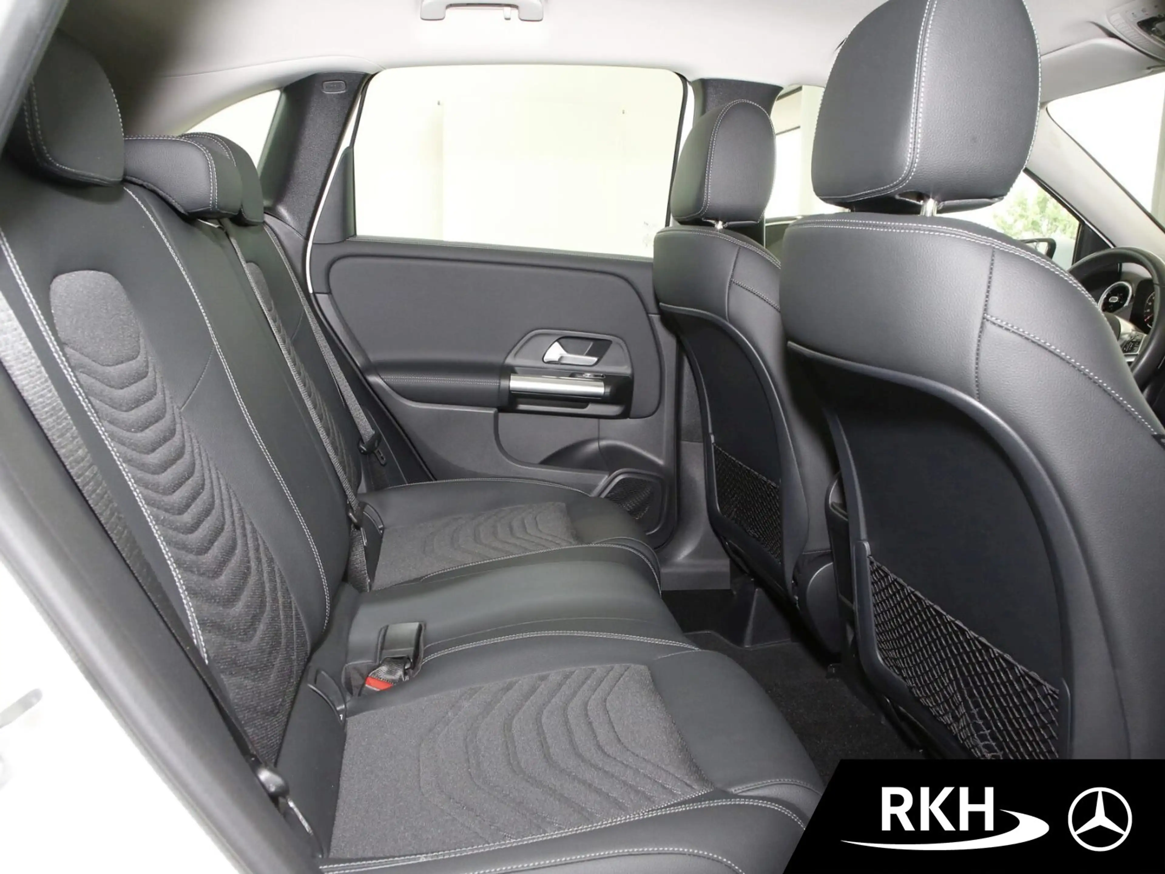 Mercedes-Benz B 200 B 200 AHK/LED/Winter-Paket/Rückfahrkamera Pro — photo 9