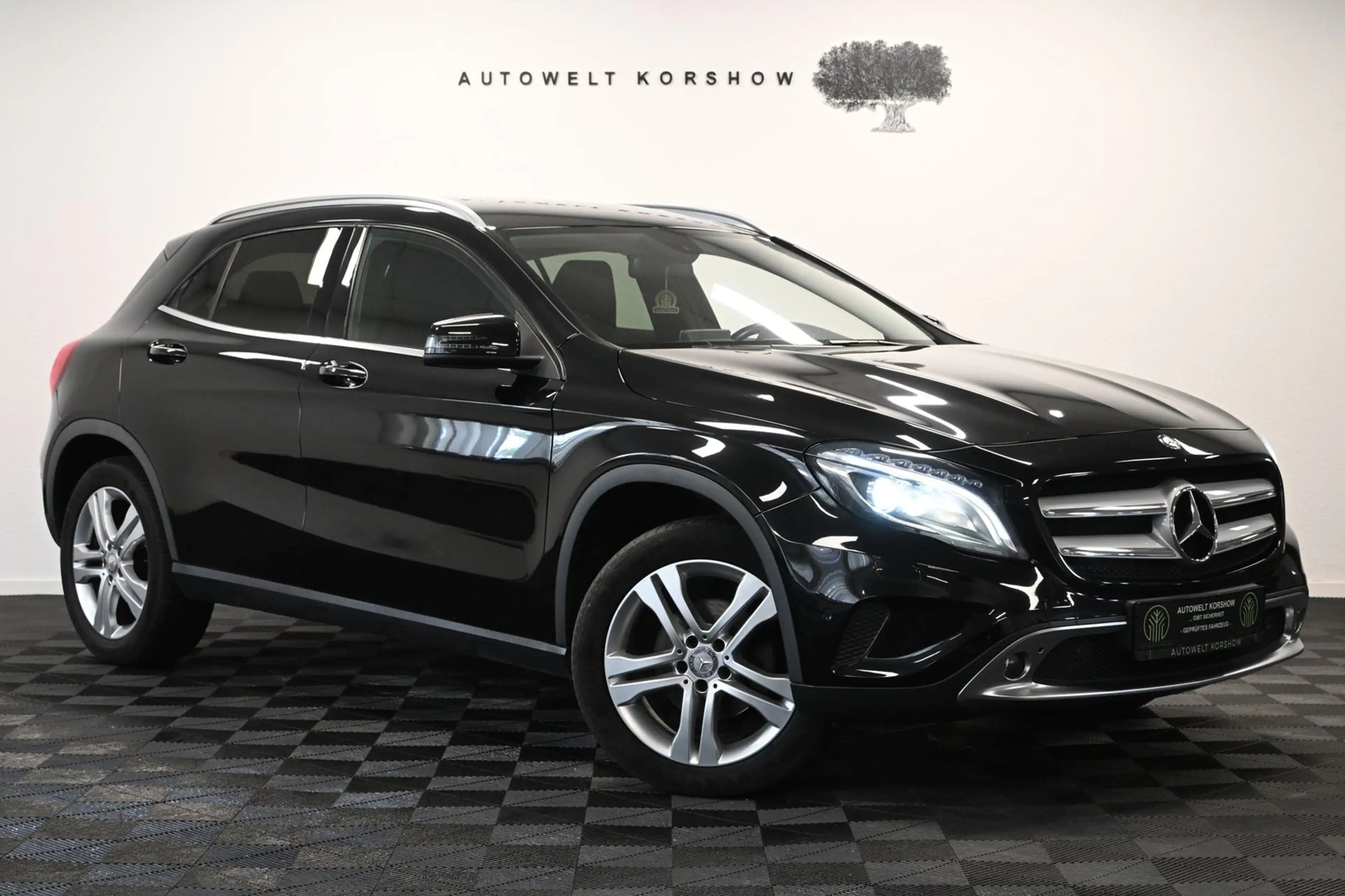 Mercedes-Benz GLA 200 d 4Matic *BI-XENON*KAMERA*SHZ*TEMPOMAT