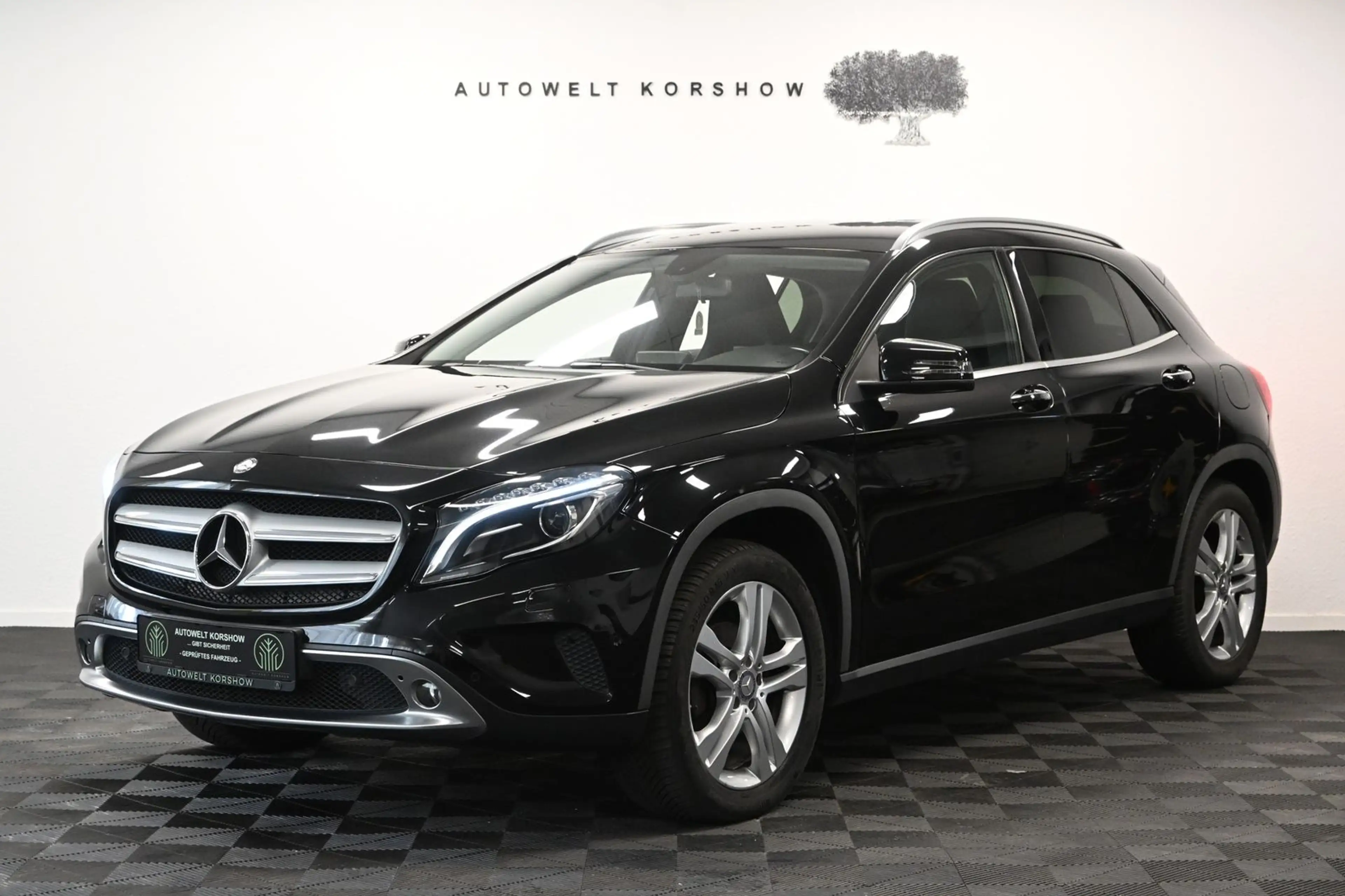 Mercedes-Benz GLA 200 d 4Matic *BI-XENON*KAMERA*SHZ*TEMPOMAT — photo 3