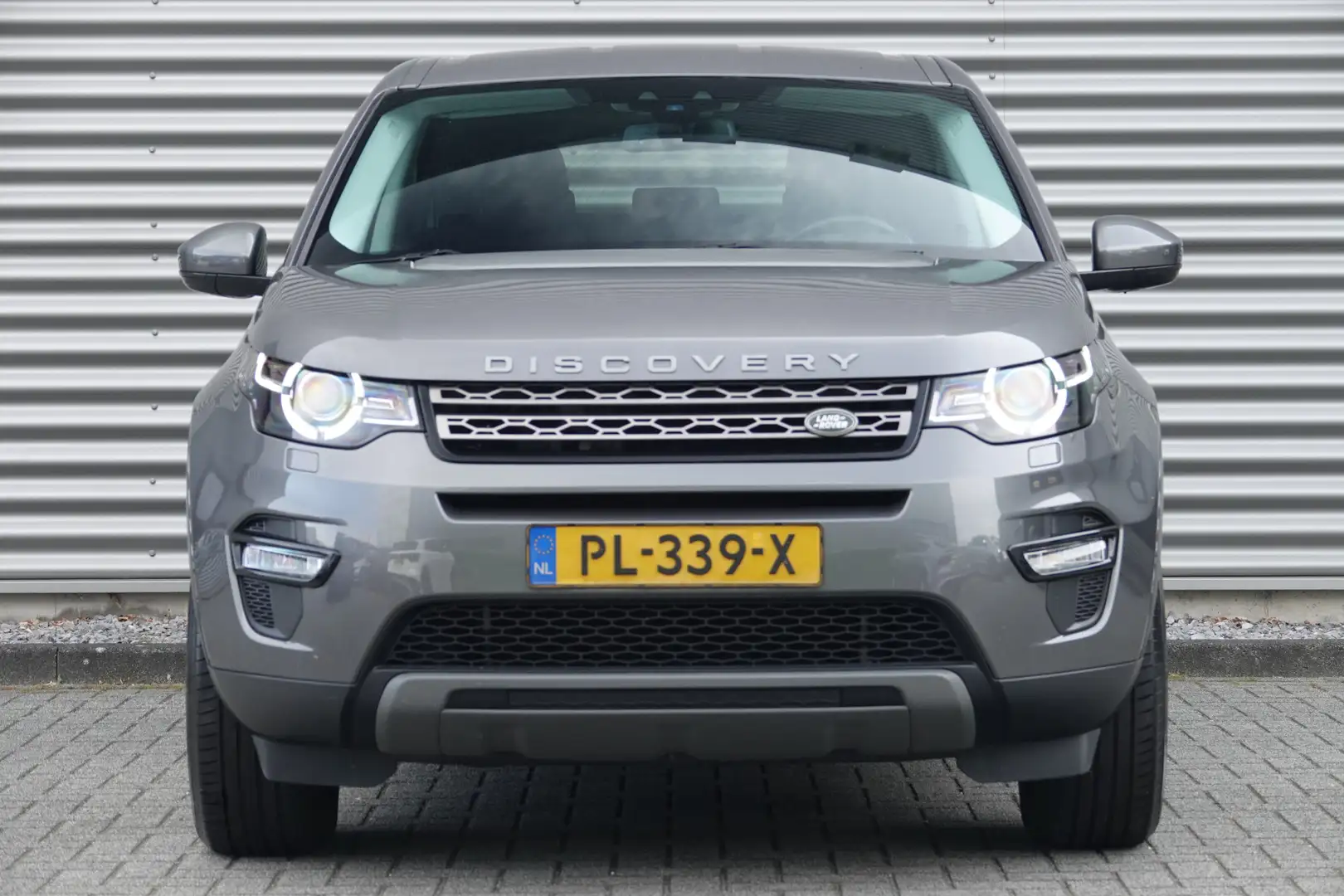 Land Rover Discovery Sport 2.0 TD4 HSE | Trekhaak | Navi | Stuurwielverwarmd Gris - 2