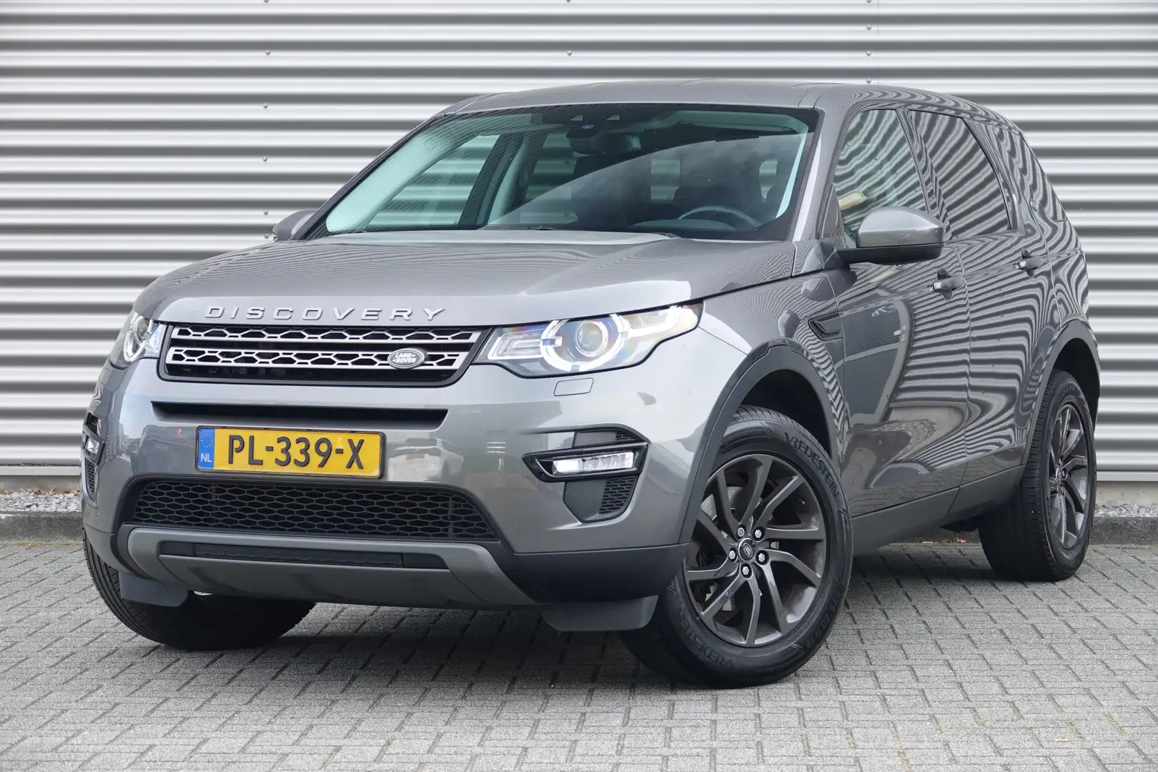 Land Rover Discovery Sport 2.0 TD4 HSE | Trekhaak | Navi | Stuurwielverwarmd Gris - 1