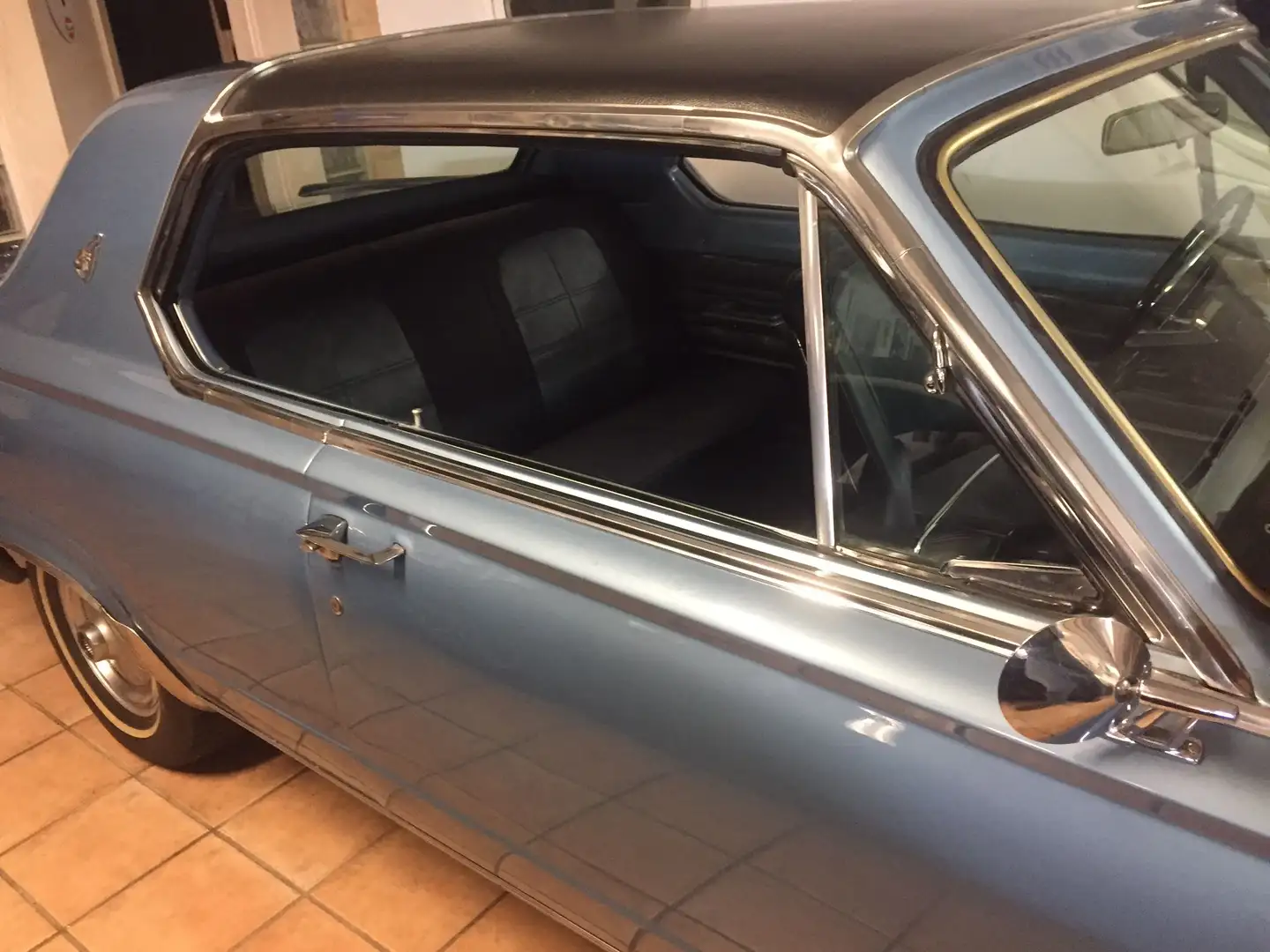 Dodge Dart Coupé Blau - 2