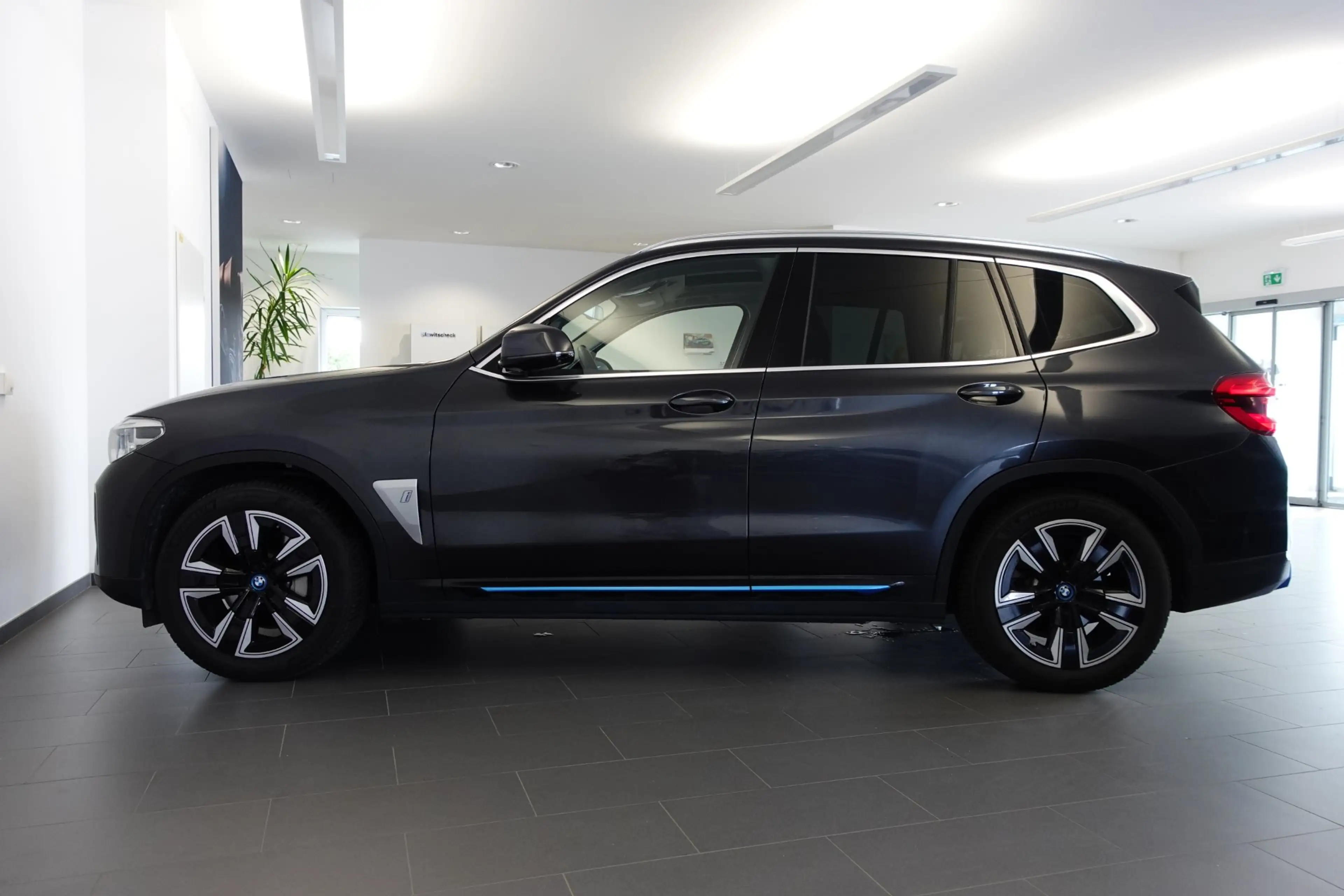 BMW iX3 Impressive G08 — photo 6