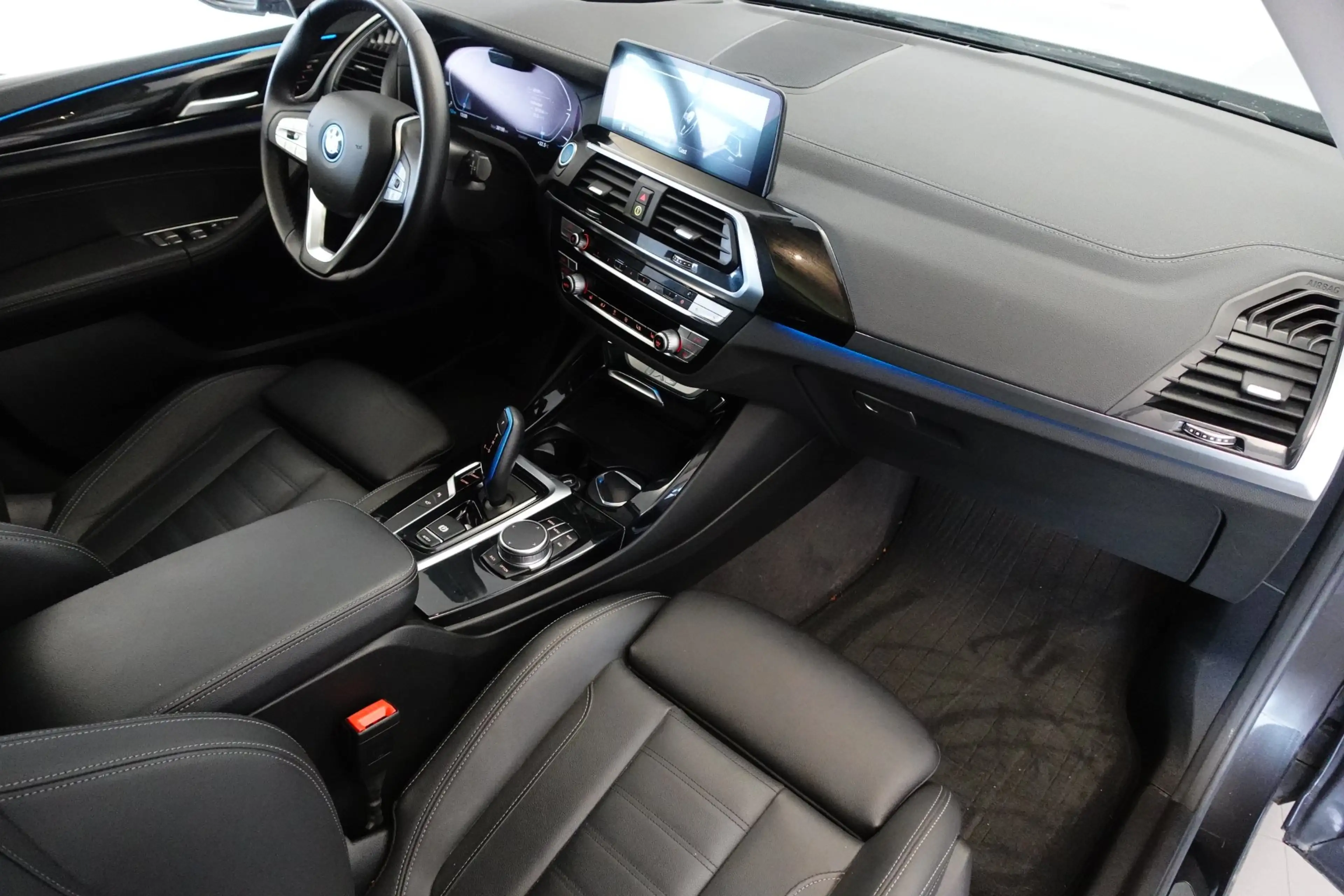 BMW iX3 Impressive G08 — photo 7
