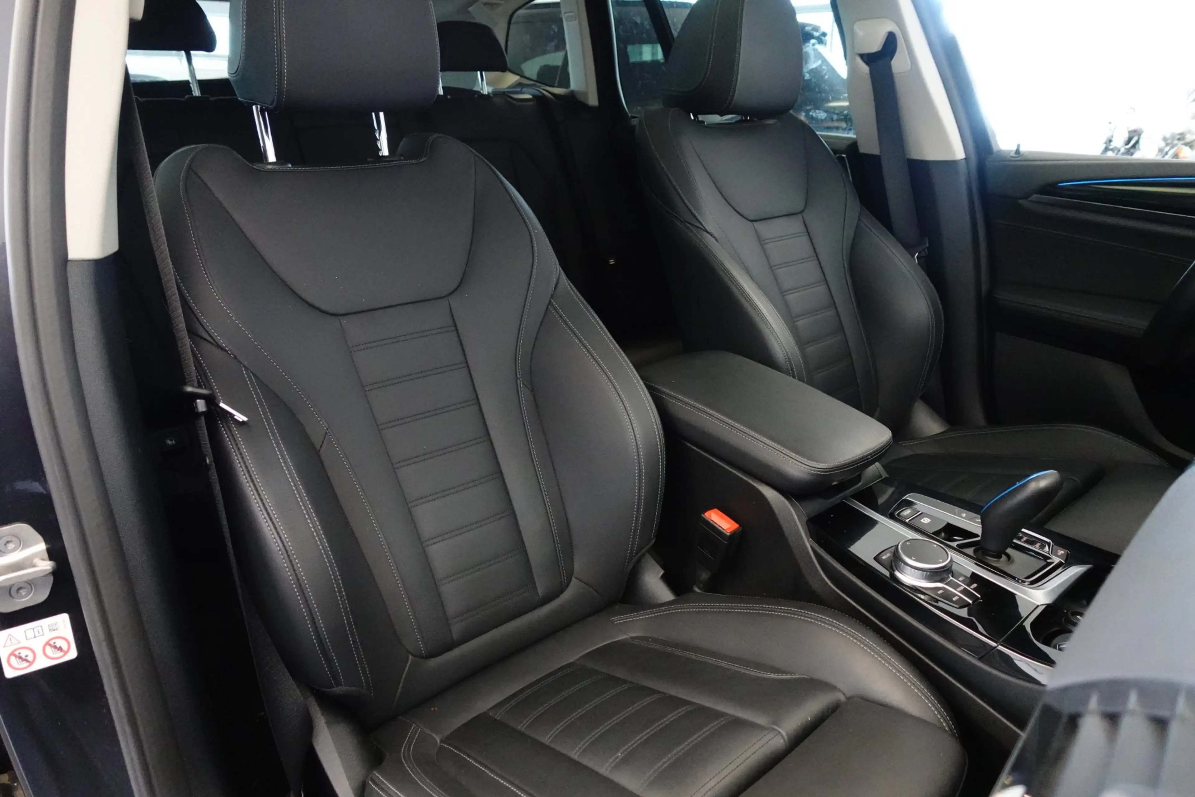 BMW iX3 Impressive G08 — photo 9