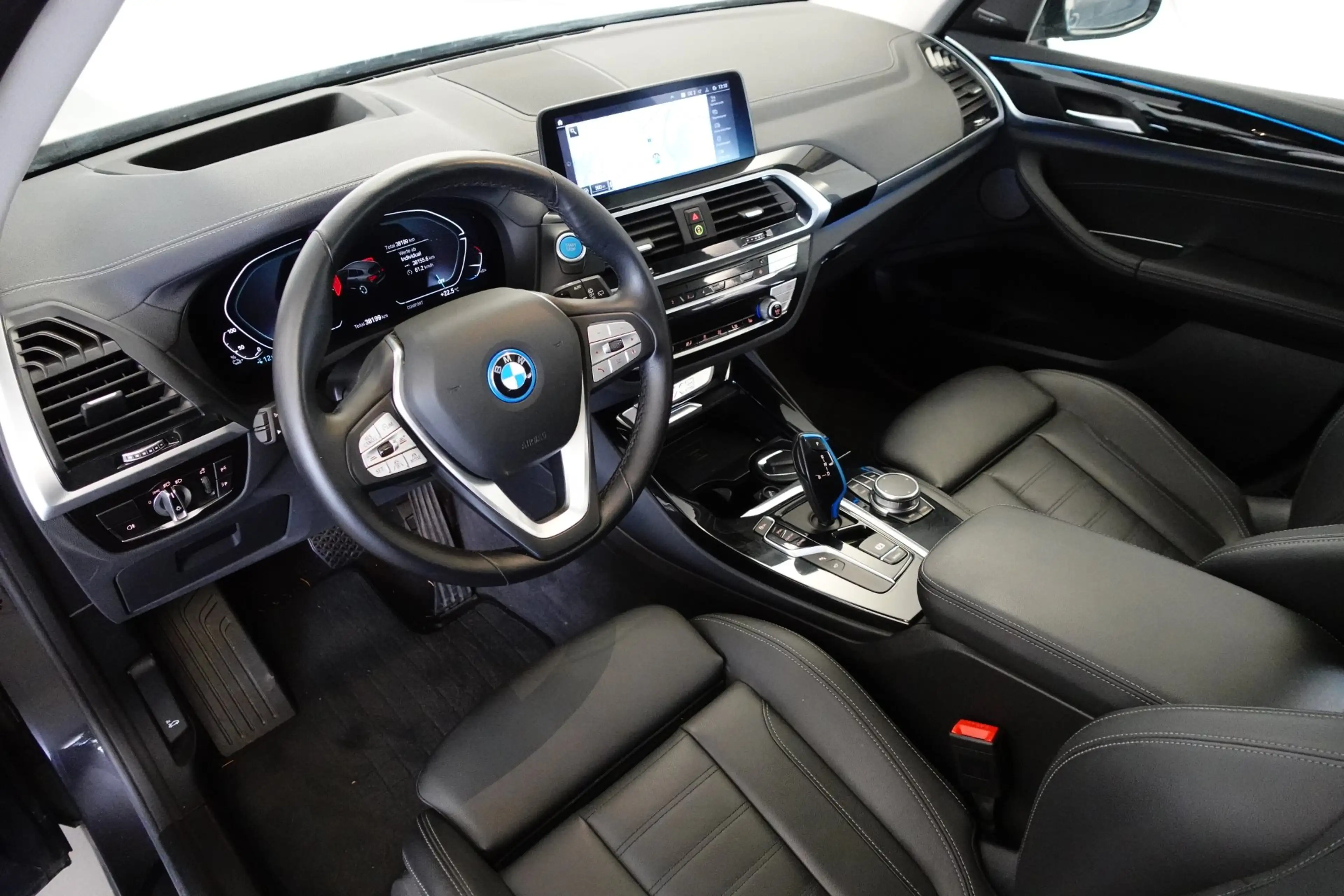 BMW iX3 Impressive G08 — photo 10