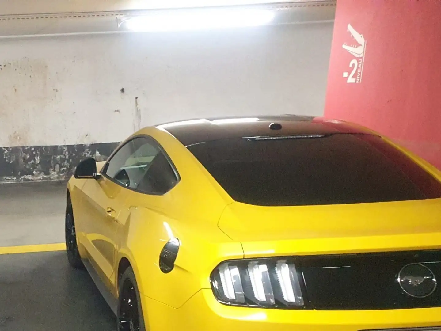 Ford Mustang 2.3 Eco Boost Jaune - 2