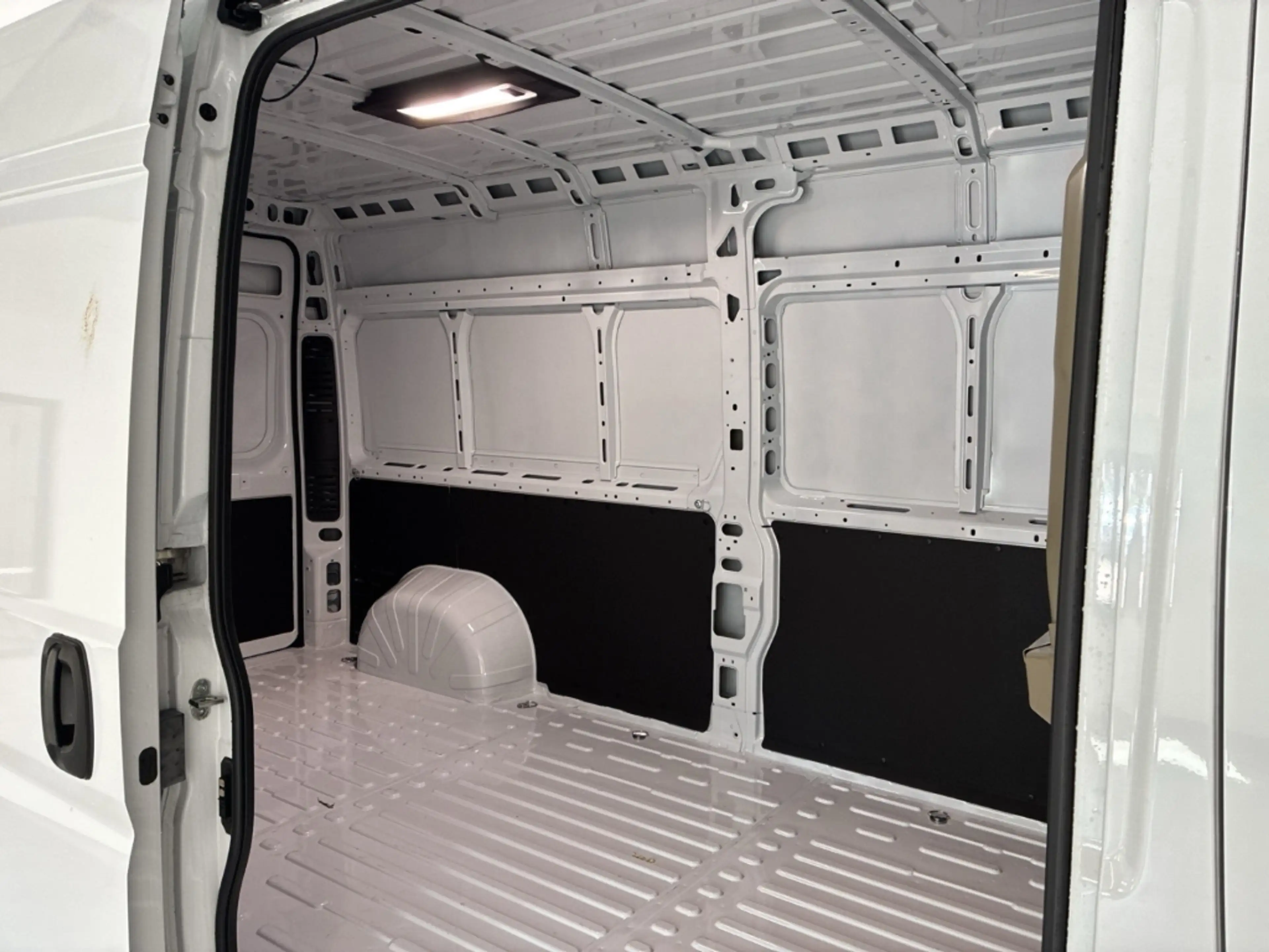 Citroen Jumper Kasten D140 L3H2 3.5t AHK Schwingsitz Kam — photo 7