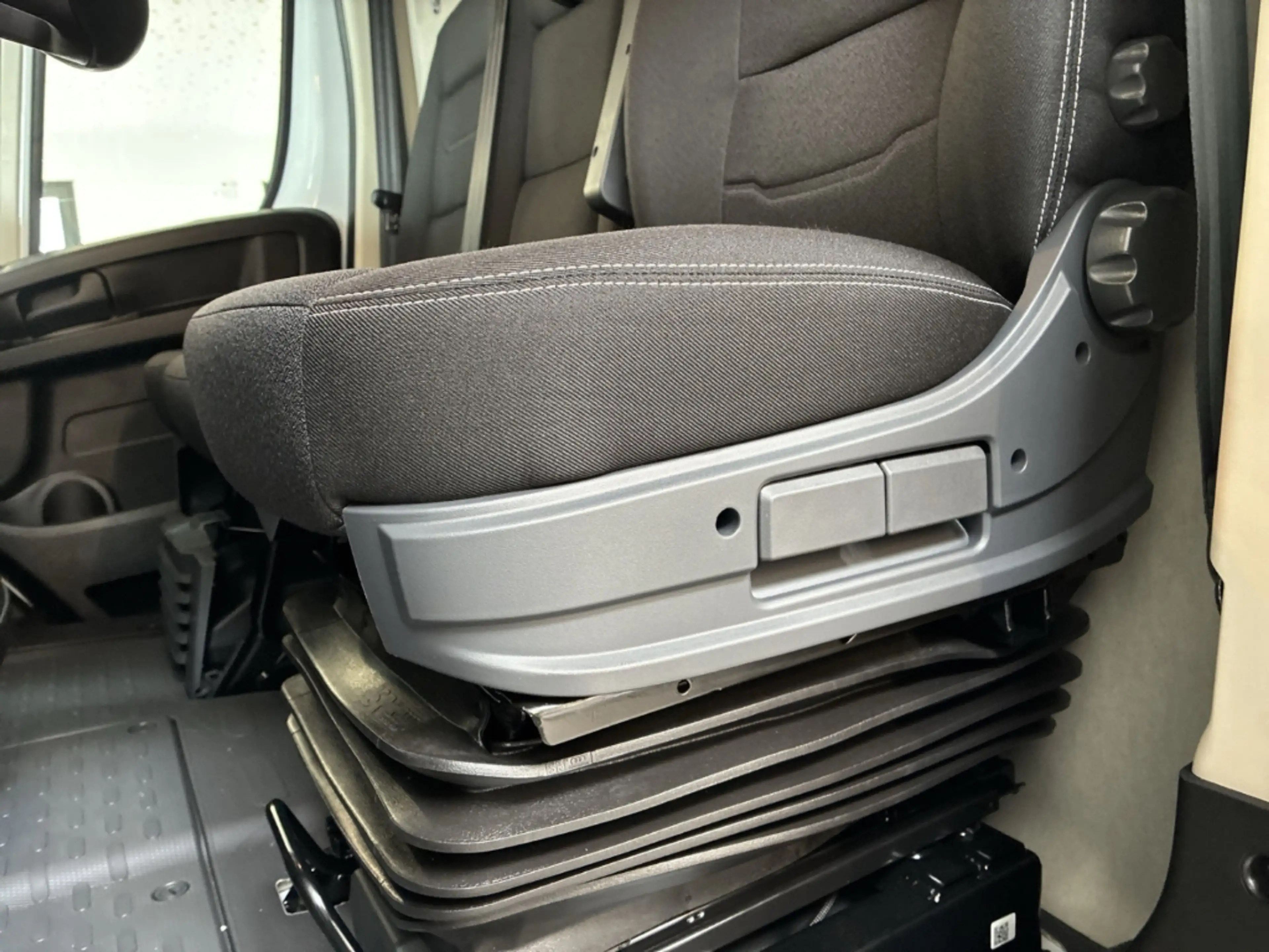 Citroen Jumper Kasten D140 L3H2 3.5t AHK Schwingsitz Kam — photo 11