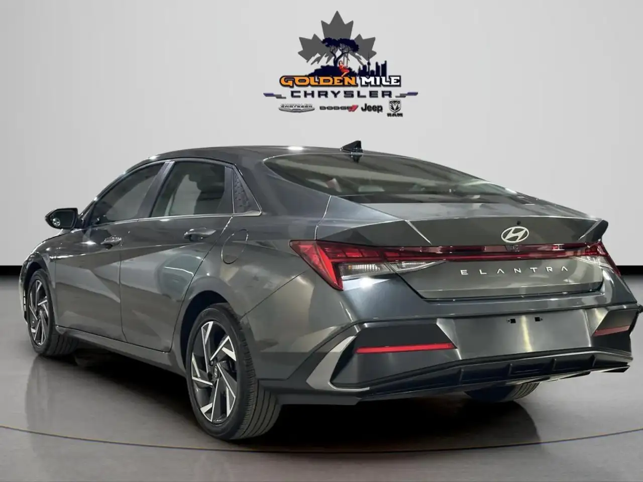Hyundai ELANTRA снимка Hyundai ELANTRA