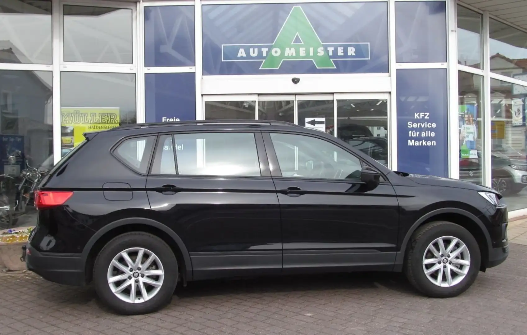 SEAT Tarraco Style 1.5 TSI OPF*AHZV*NAVI*GARANTIE*LED*RF-Kam Schwarz - 1