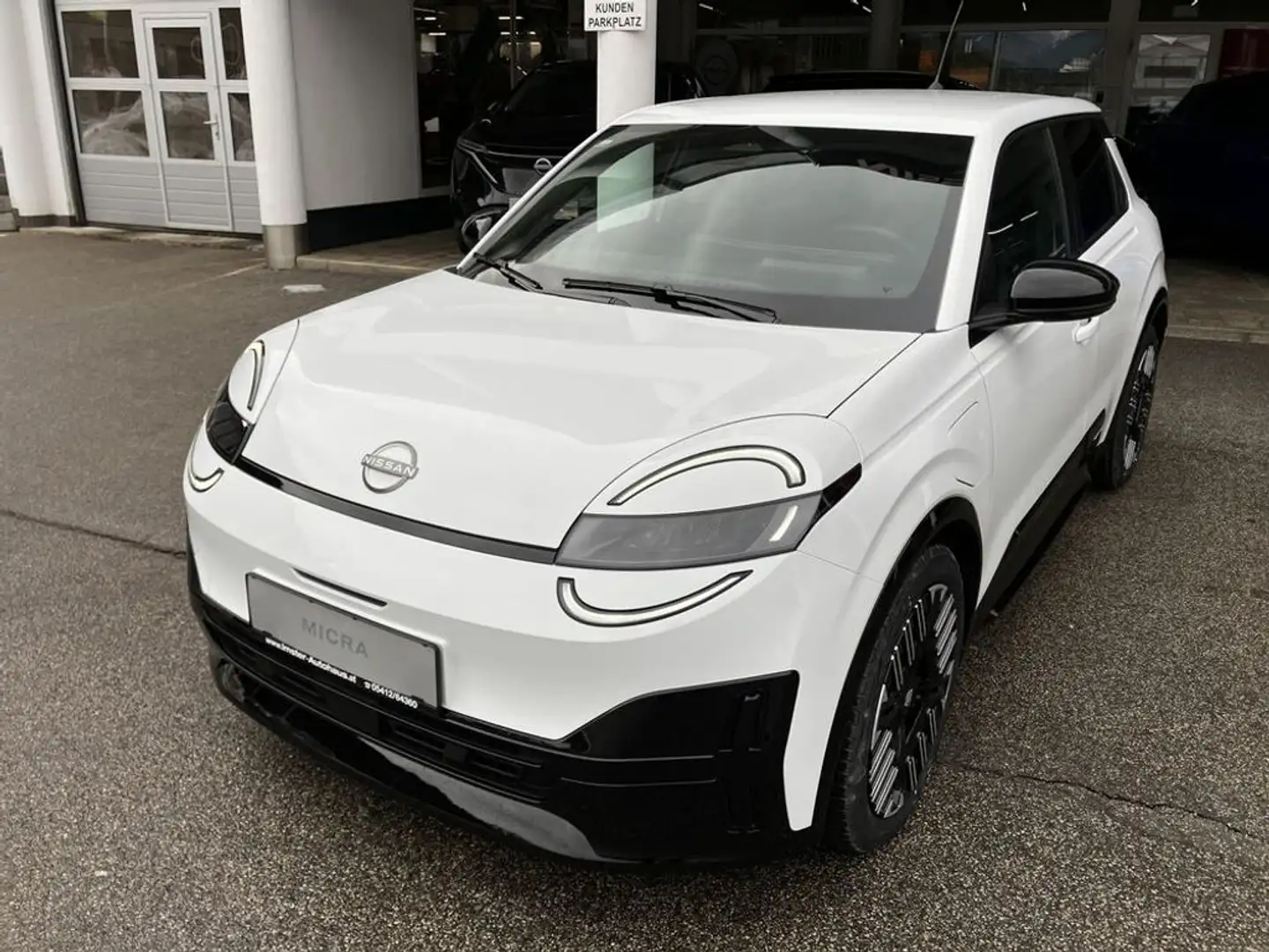 Nissan Micra 40kWh Engage Aut. 122PS Weiß - 2