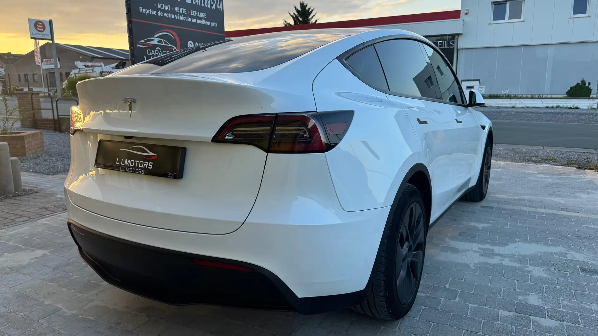 Tesla Model Y ! 1ER MAIN ! ETAT NEUF ! Blanc - 2