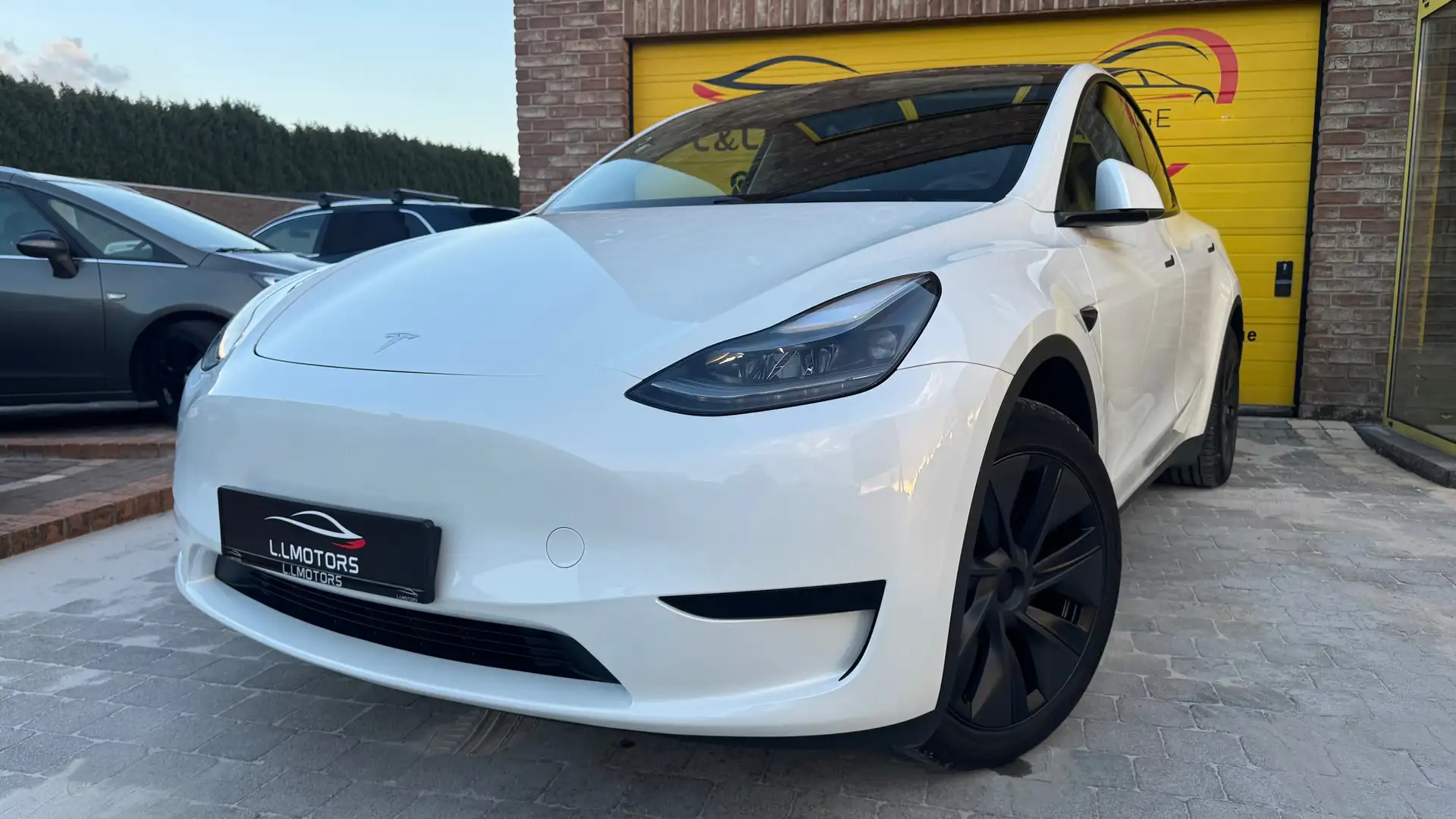 Tesla Model Y ! 1ER MAIN ! ETAT NEUF ! Blanc - 1