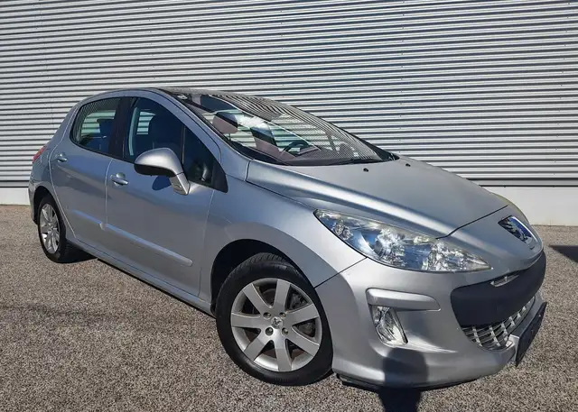 Peugeot 308 Sport Plus ° EXCLUSIVE ° PICKERL & SERVICE NEU ° PANO ° TEMP °