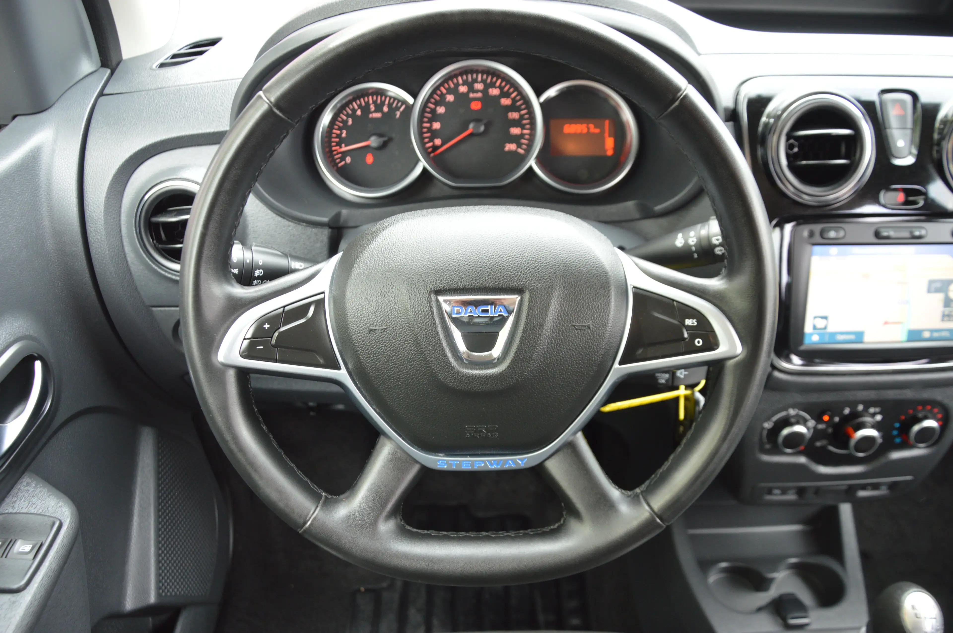 Dacia Dokker 1.5BluedCi Stepway NAV CAM CLIM CRUIS 68.957KM — photo 15