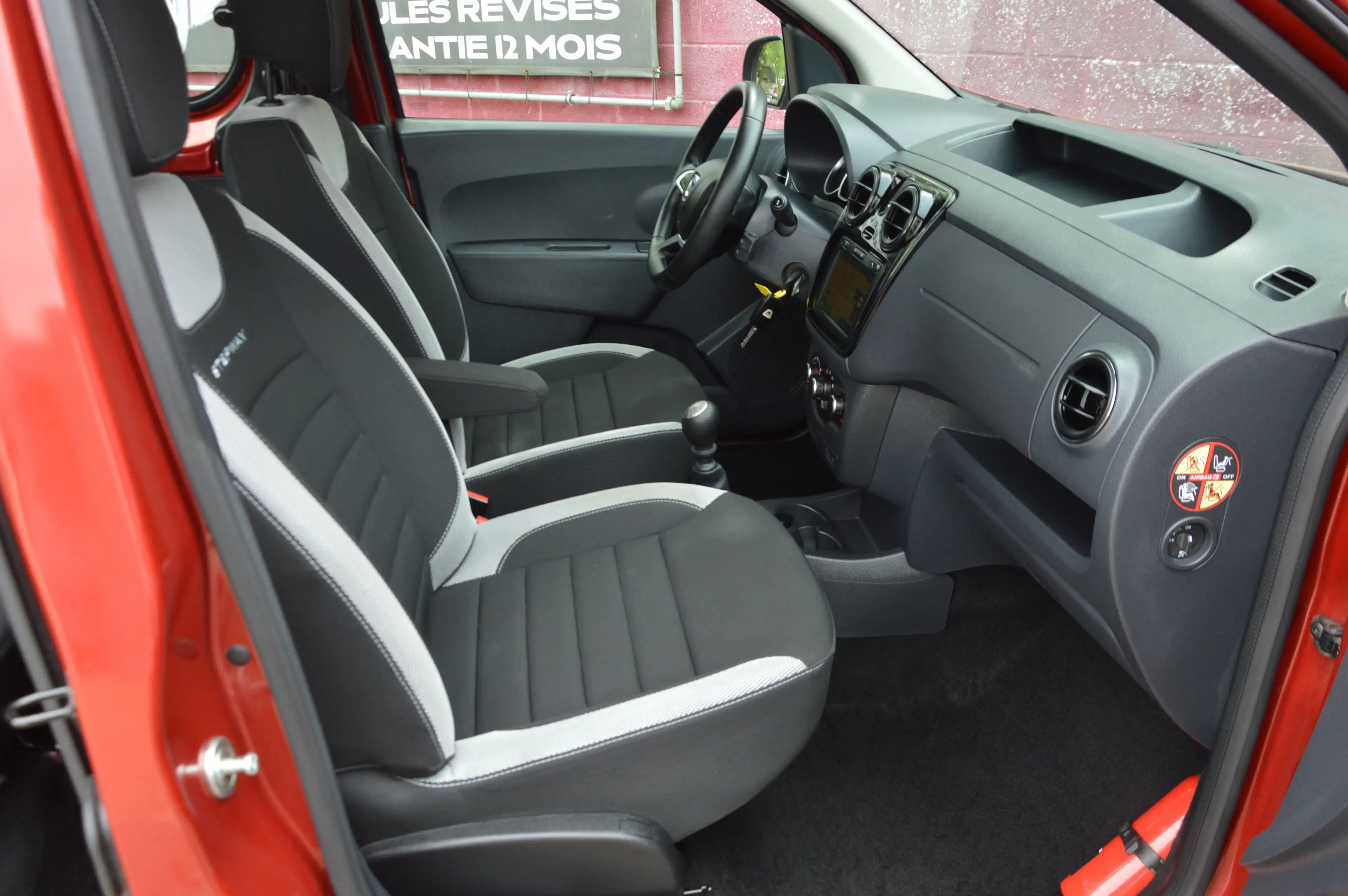 Dacia Dokker 1.5BluedCi Stepway NAV CAM CLIM CRUIS 68.957KM — photo 12