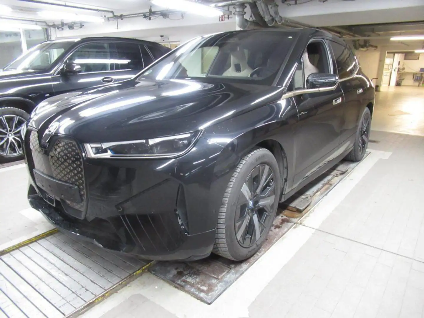 BMW iX 40 xDRIVE SPORT ACC/HuD/PANO/LASER/SKY-L/360° Noir - 1