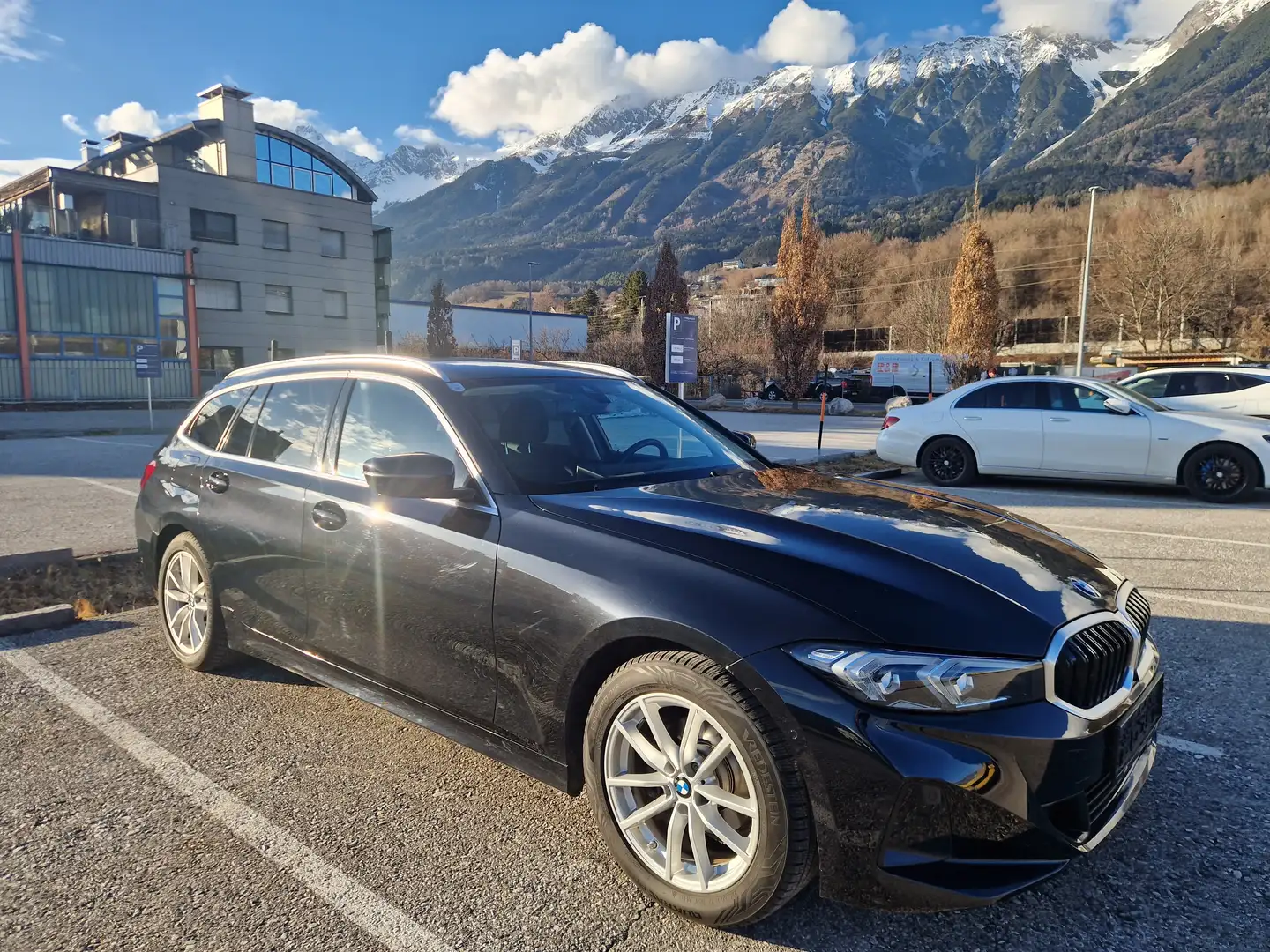 BMW 318 318D Aut. Live Cockpit Plus-LED-Rückfahrkamera Schwarz - 1