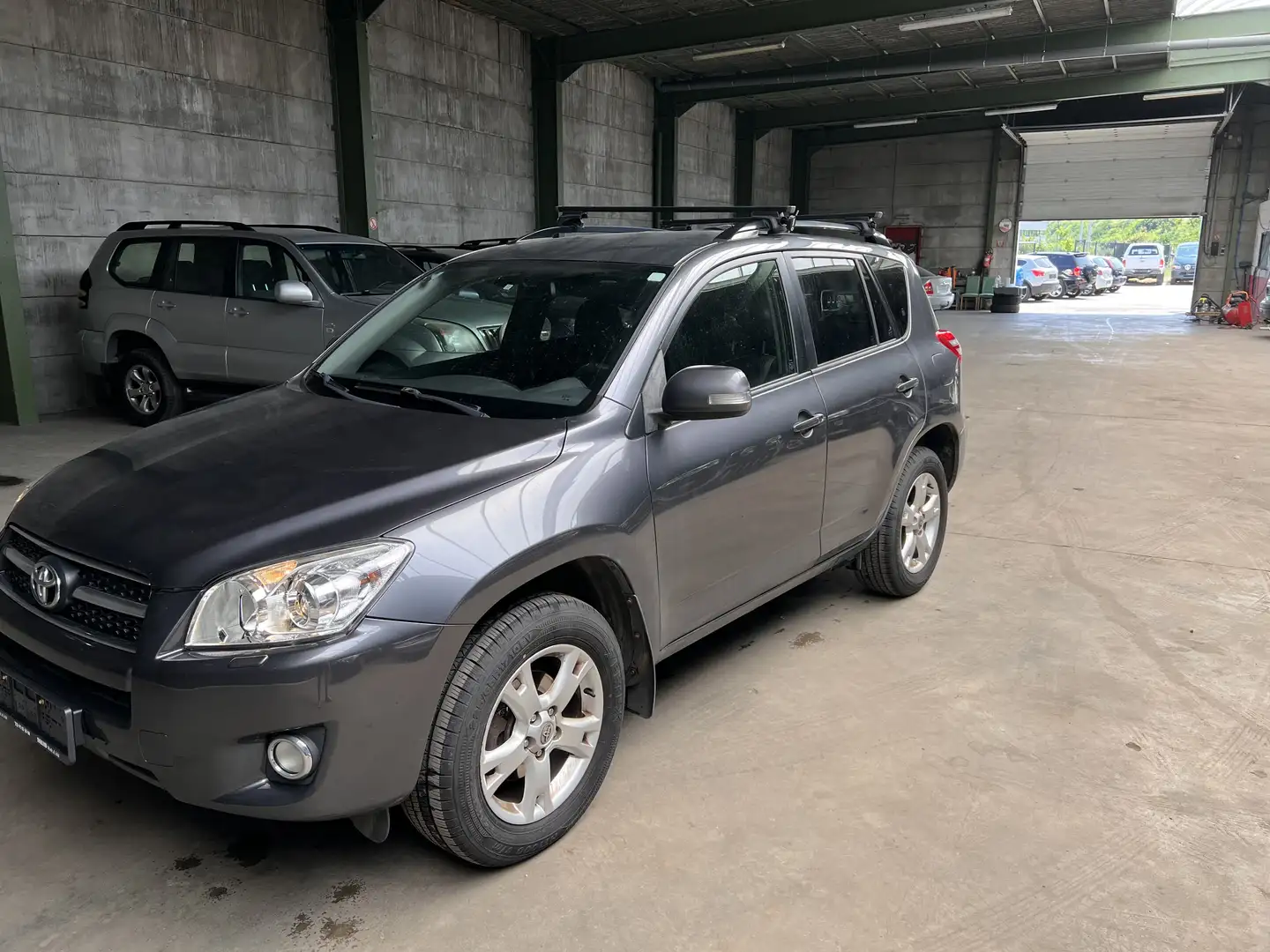 Toyota RAV 4 2.2 Turbo D4D 4x4 VIP DPF Grijs - 2