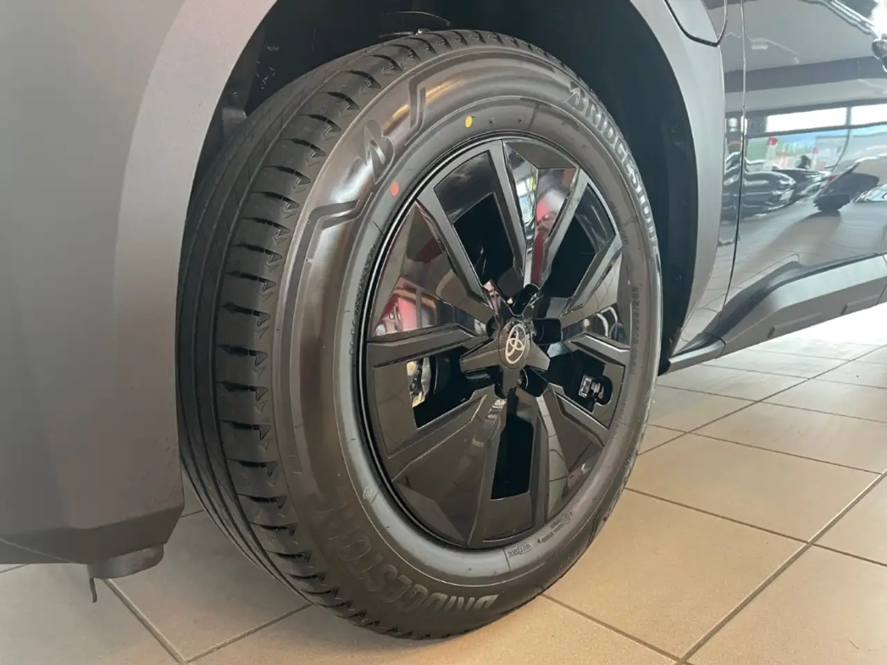 Toyota bZ4X Touring FWD Teamplayer -sofort- 8