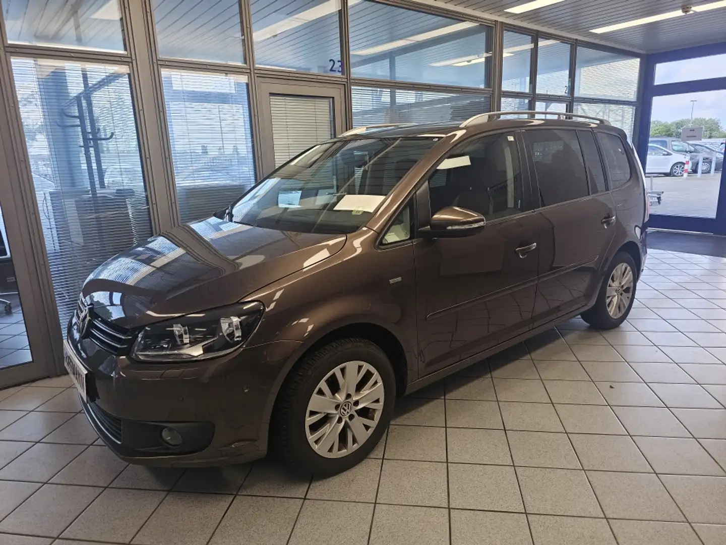 Volkswagen Touran Life 1 Hand, AHK, PDC, Braun - 2